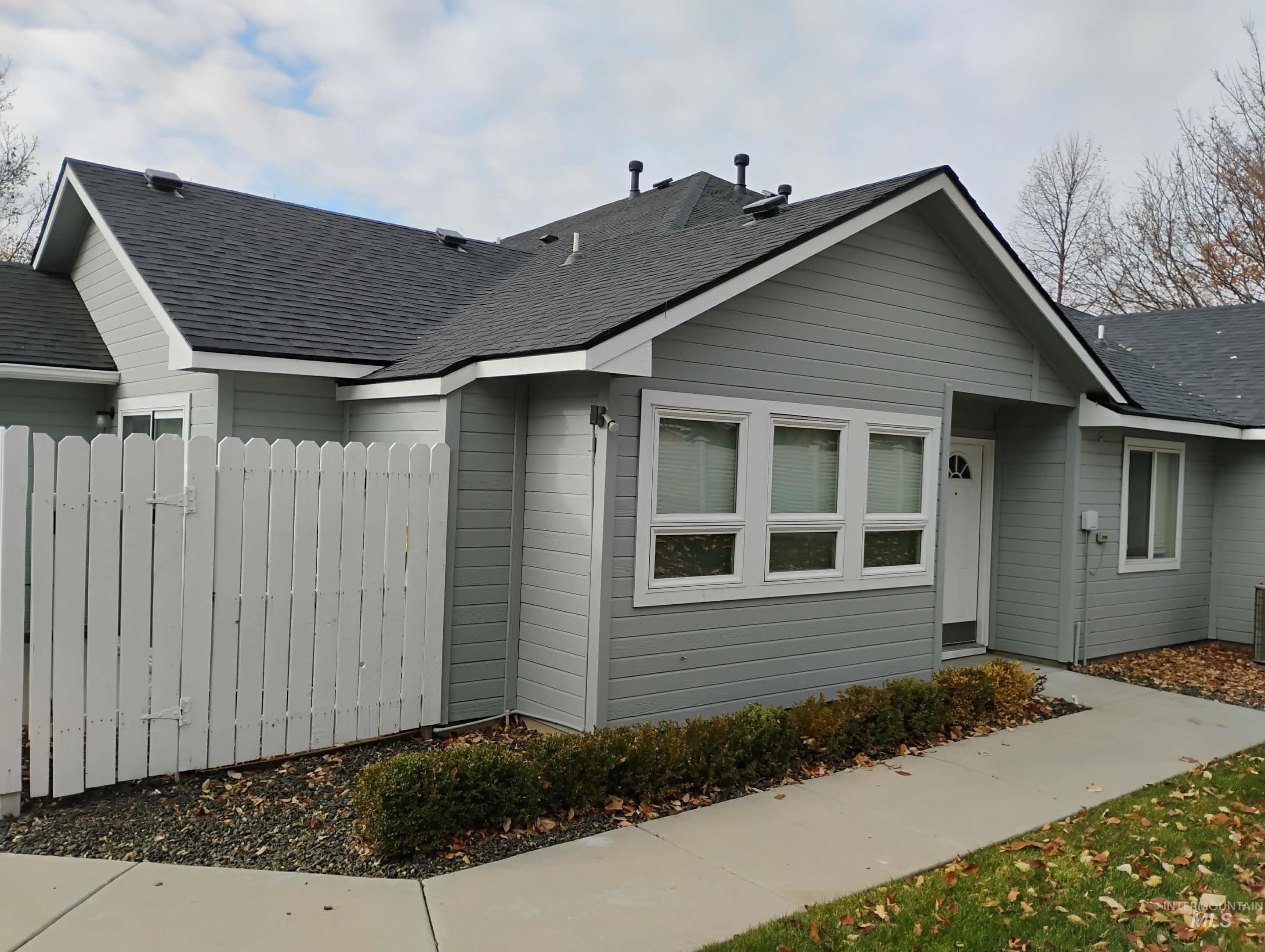 8856 W Candleston Ln, Boise, Idaho 83709, 2 Bedrooms, 2 Bathrooms, Residential For Sale, Price $295,000,MLS 98991283