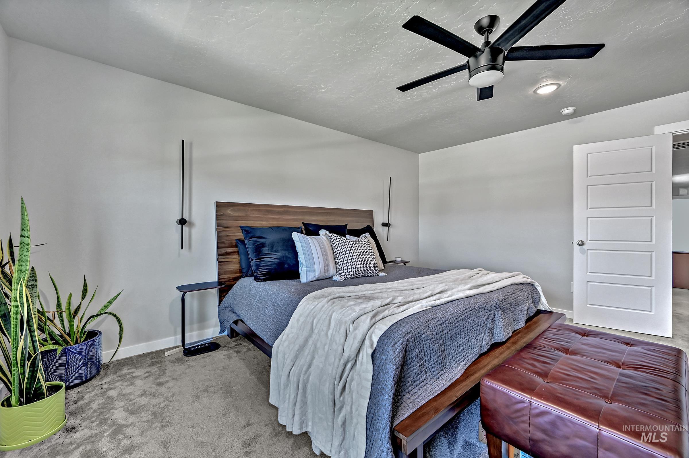 4902 W Thornapple Dr., Meridian, Idaho 83646, 3 Bedrooms, 2.5 Bathrooms, Residential For Sale, Price $460,000,MLS 98991288