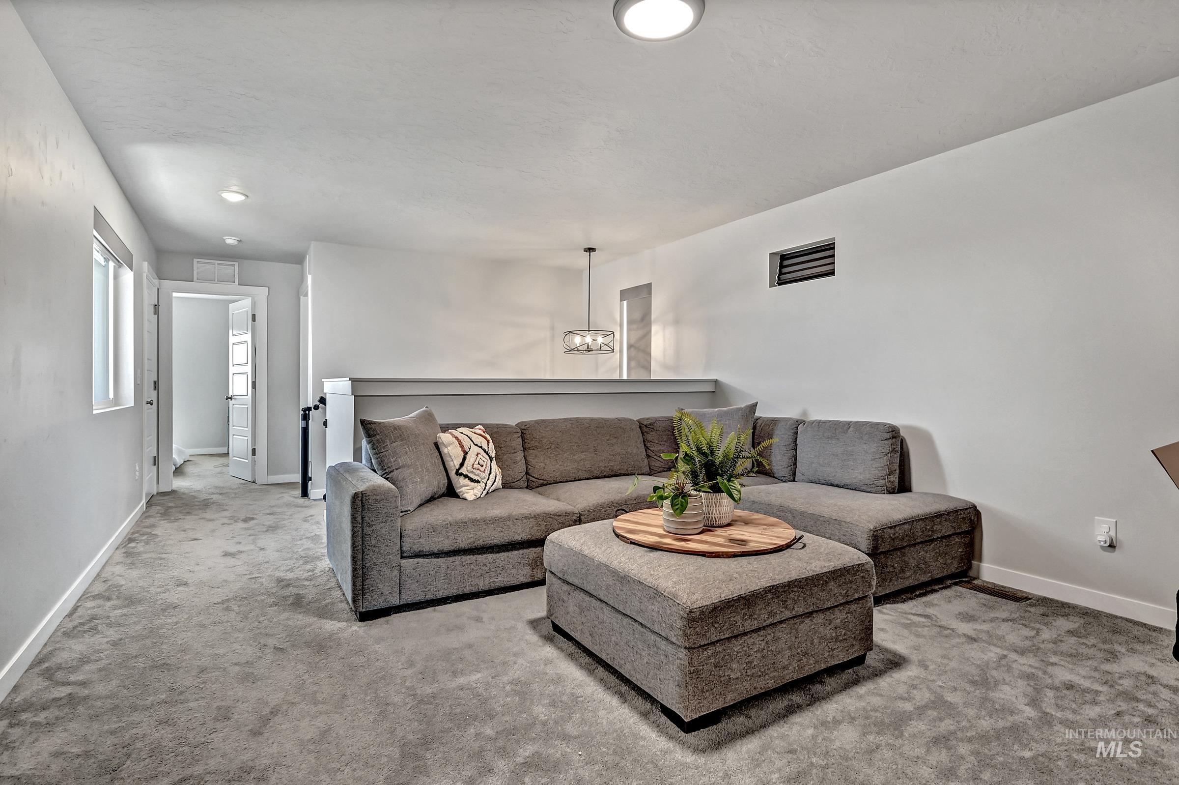 4902 W Thornapple Dr., Meridian, Idaho 83646, 3 Bedrooms, 2.5 Bathrooms, Residential For Sale, Price $460,000,MLS 98991288