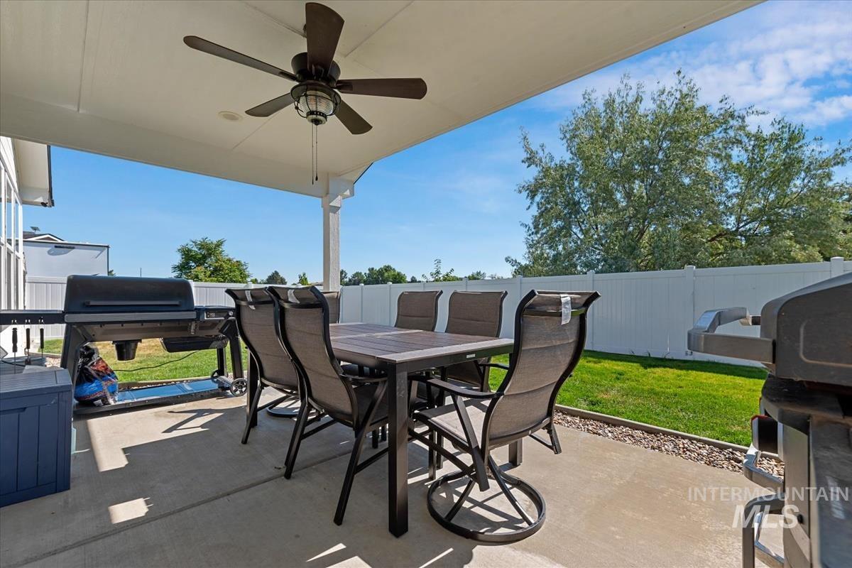 2402 Day Dr, Fruitland, Idaho 83619, 3 Bedrooms, 2 Bathrooms, Residential For Sale, Price $435,000,MLS 98991291