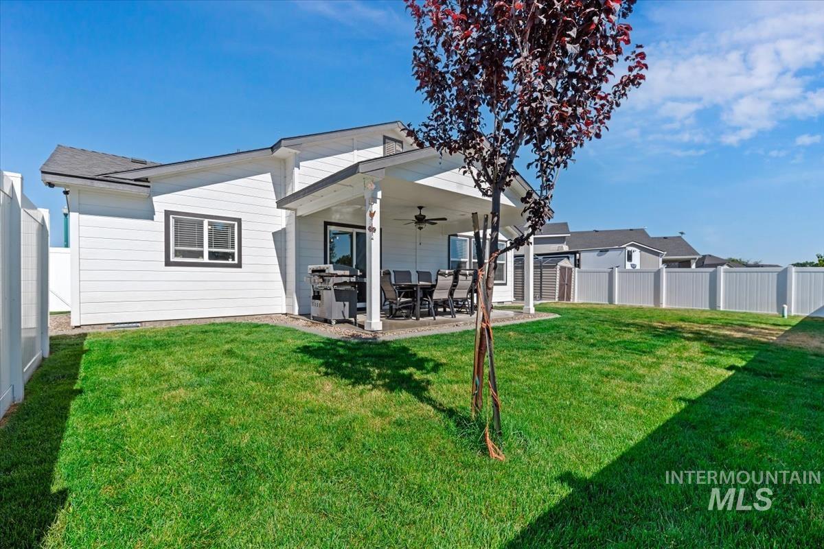 2402 Day Dr, Fruitland, Idaho 83619, 3 Bedrooms, 2 Bathrooms, Residential For Sale, Price $435,000,MLS 98991291