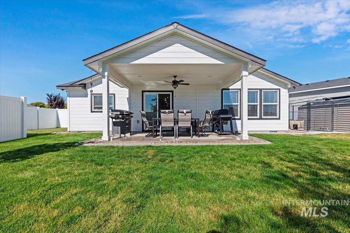 2402 Day Dr, Fruitland, Idaho 83619, 3 Bedrooms, 2 Bathrooms, Residential For Sale, Price $435,000,MLS 98991291