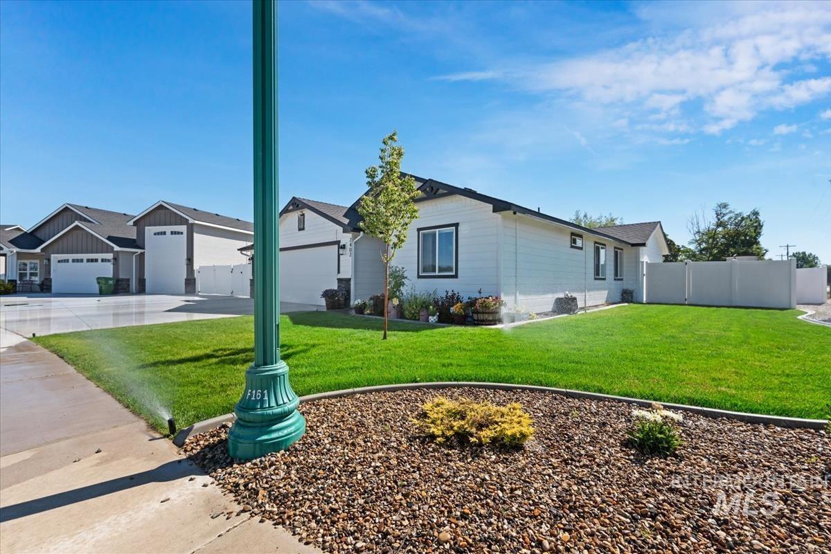 2402 Day Dr, Fruitland, Idaho 83619, 3 Bedrooms, 2 Bathrooms, Residential For Sale, Price $435,000,MLS 98991291
