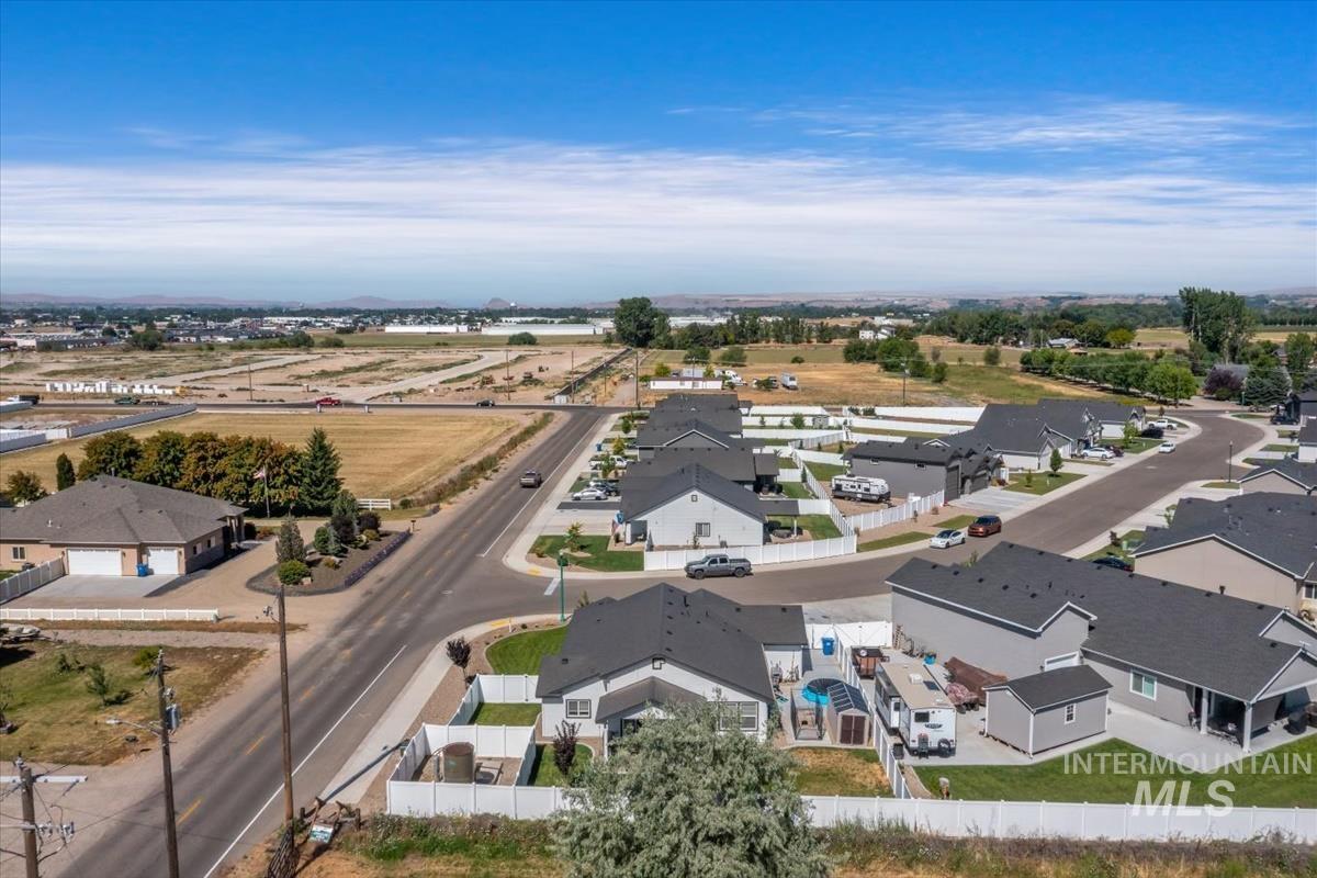 2402 Day Dr, Fruitland, Idaho 83619, 3 Bedrooms, 2 Bathrooms, Residential For Sale, Price $435,000,MLS 98991291