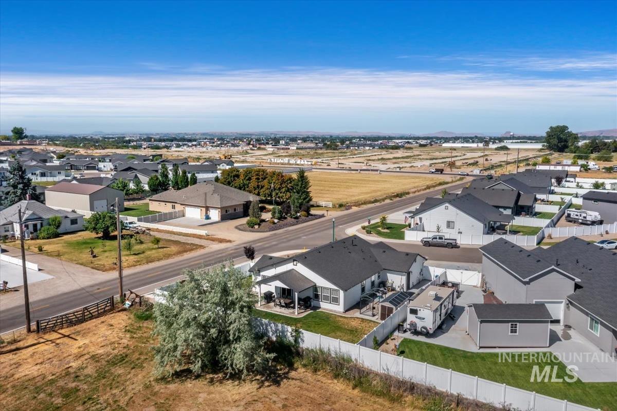 2402 Day Dr, Fruitland, Idaho 83619, 3 Bedrooms, 2 Bathrooms, Residential For Sale, Price $435,000,MLS 98991291