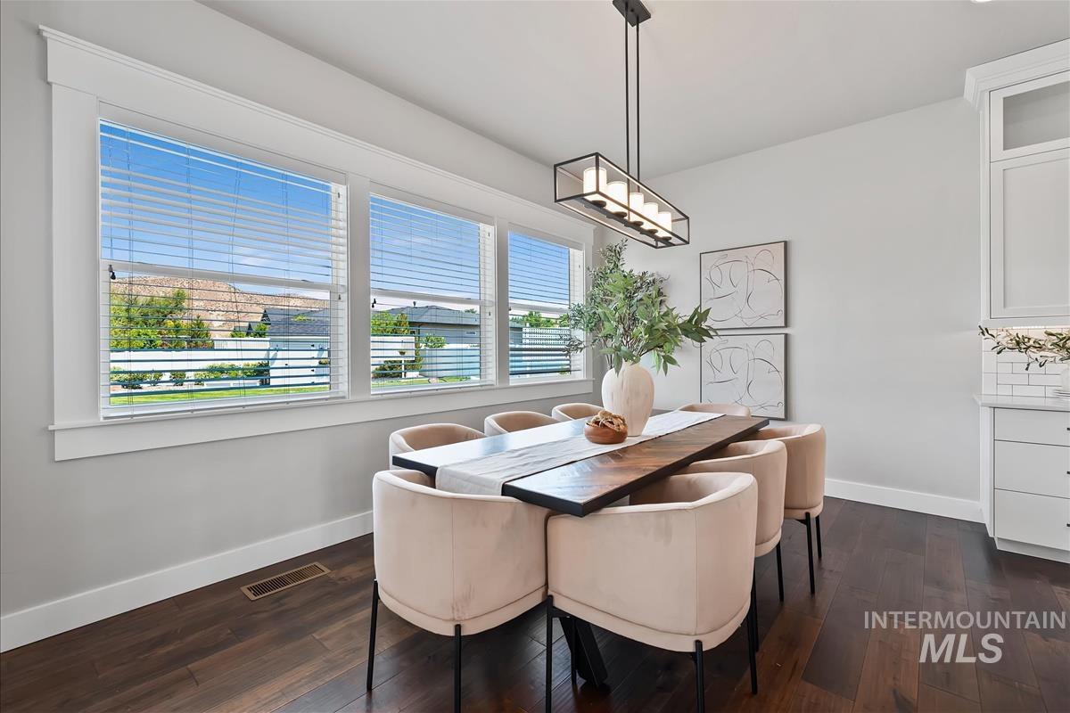 9622 W Sparks Lake Ct, Boise, Idaho 83714, 3 Bedrooms, 2 Bathrooms, Residential For Sale, Price $1,099,000, 98991293