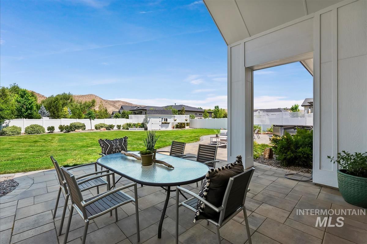 9622 W Sparks Lake Ct, Boise, Idaho 83714, 3 Bedrooms, 2 Bathrooms, Residential For Sale, Price $1,099,000, 98991293
