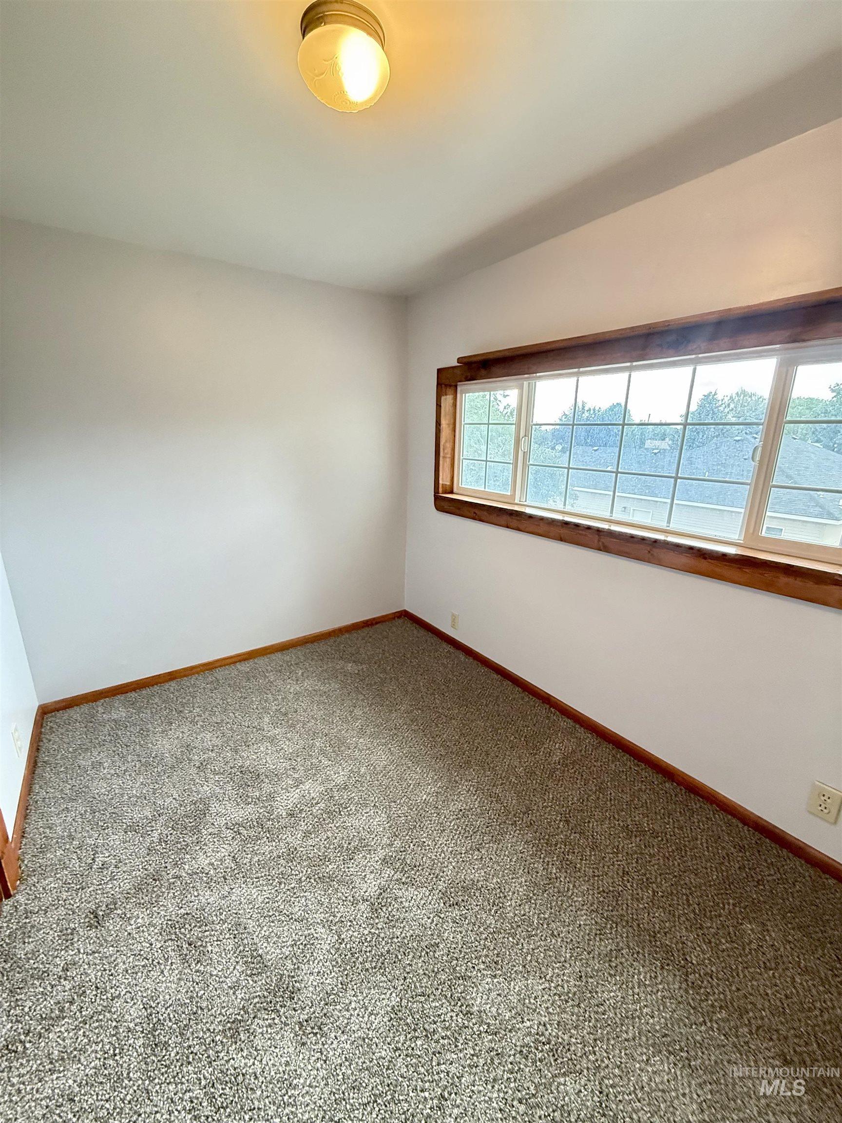 1018 S Eisenhower St, Jerome, Idaho 83338, 4 Bedrooms, 2 Bathrooms, Residential For Sale, Price $279,900,MLS 98991294