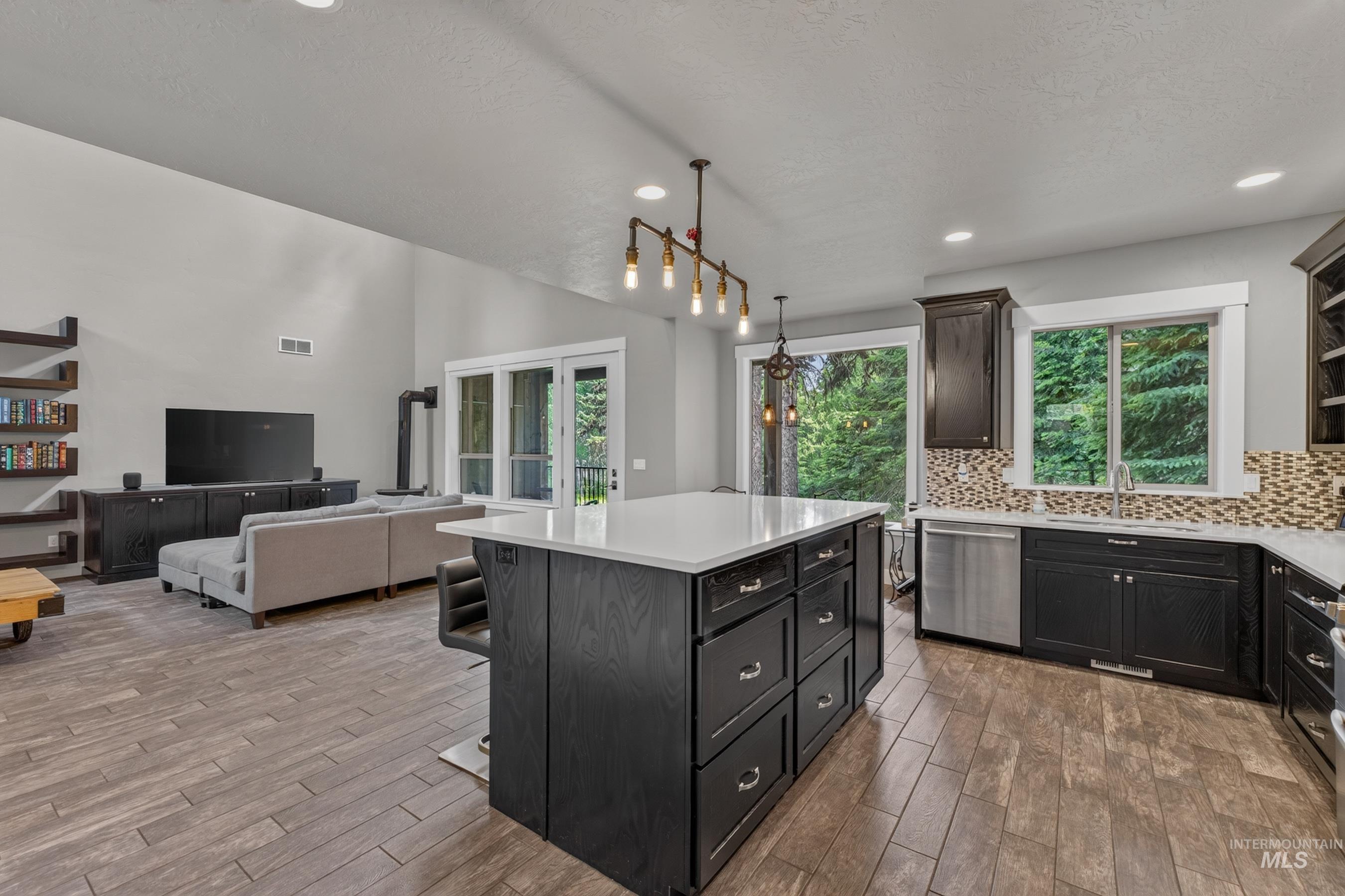 1003 Violet Way, McCall, Idaho 83638, 3 Bedrooms, 3 Bathrooms, Residential For Sale, Price $1,250,000, 98991295