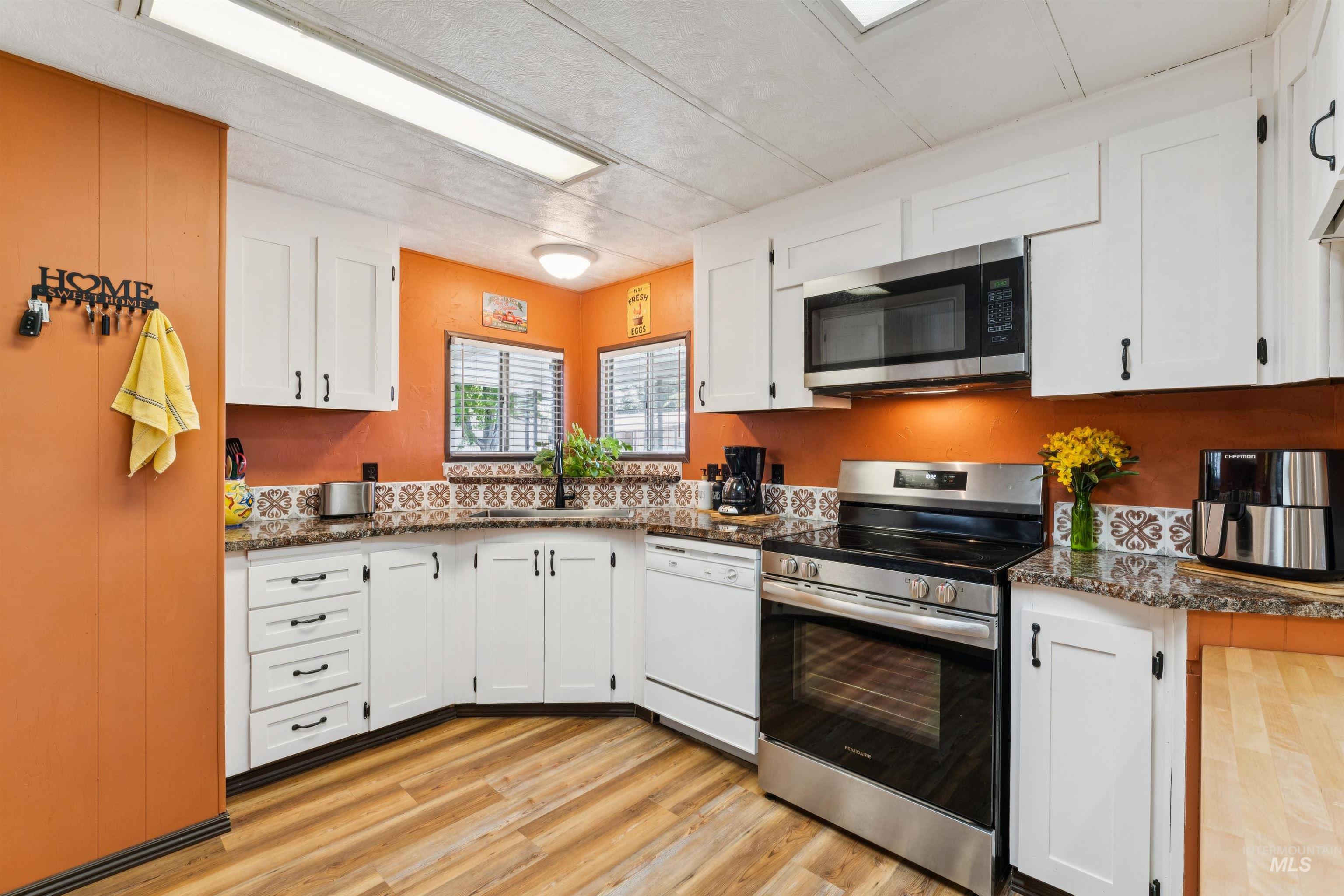 140 N Rainbow Dr, Boise, Idaho 83713, 2 Bedrooms, 2 Bathrooms, Residential For Sale, Price $117,000, 98991299