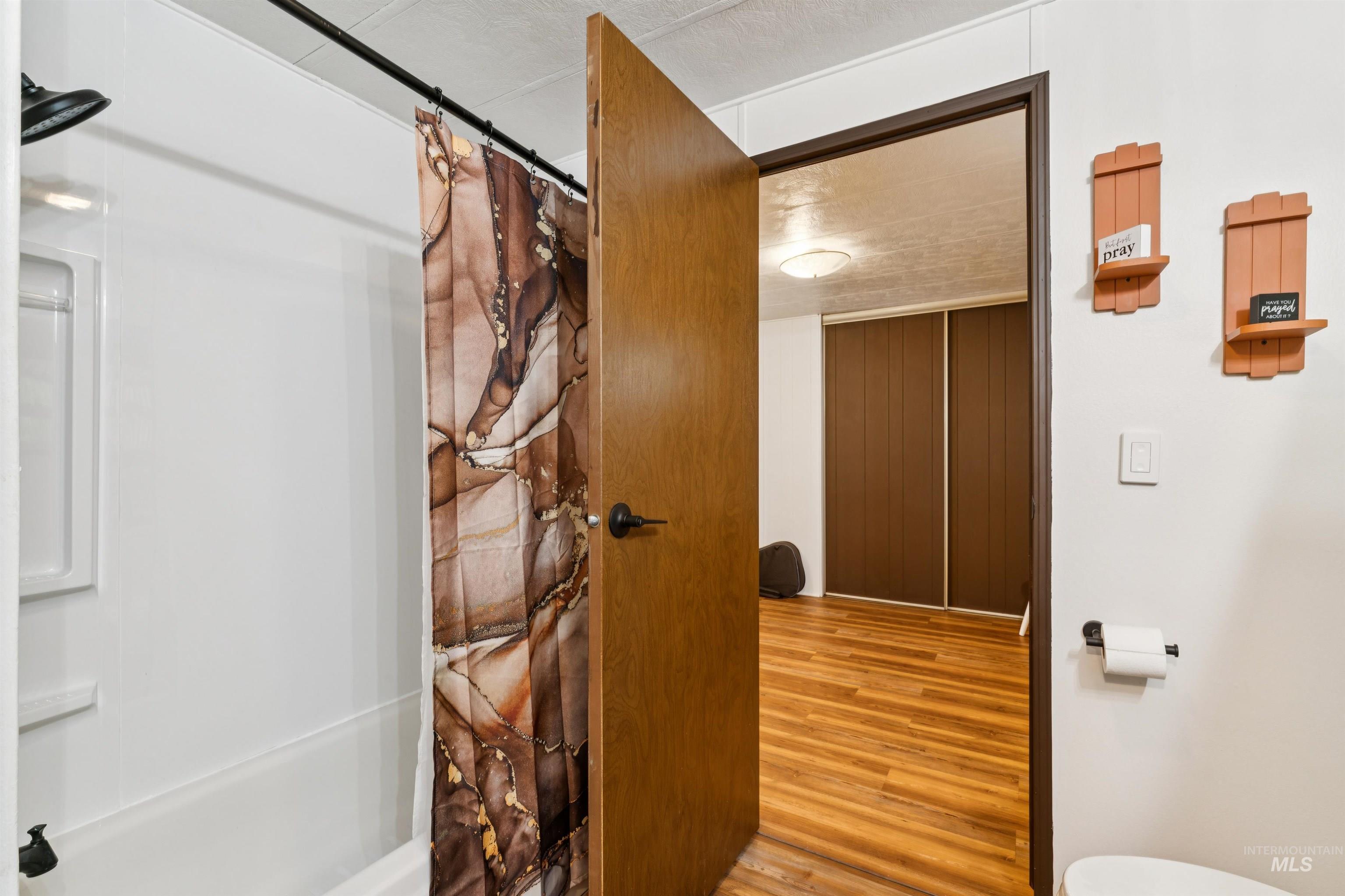 140 N Rainbow Dr, Boise, Idaho 83713, 2 Bedrooms, 2 Bathrooms, Residential For Sale, Price $117,000, 98991299