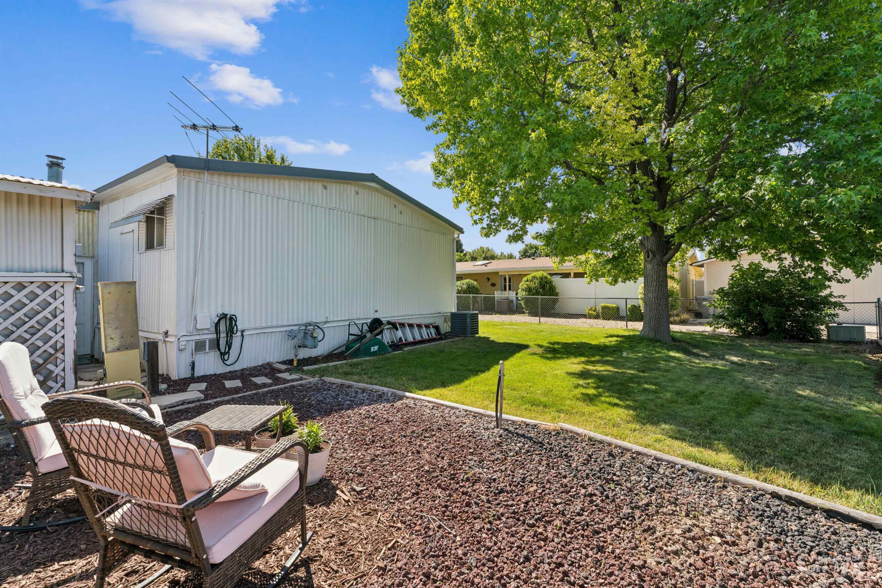140 N Rainbow Dr, Boise, Idaho 83713, 2 Bedrooms, 2 Bathrooms, Residential For Sale, Price $117,000, 98991299