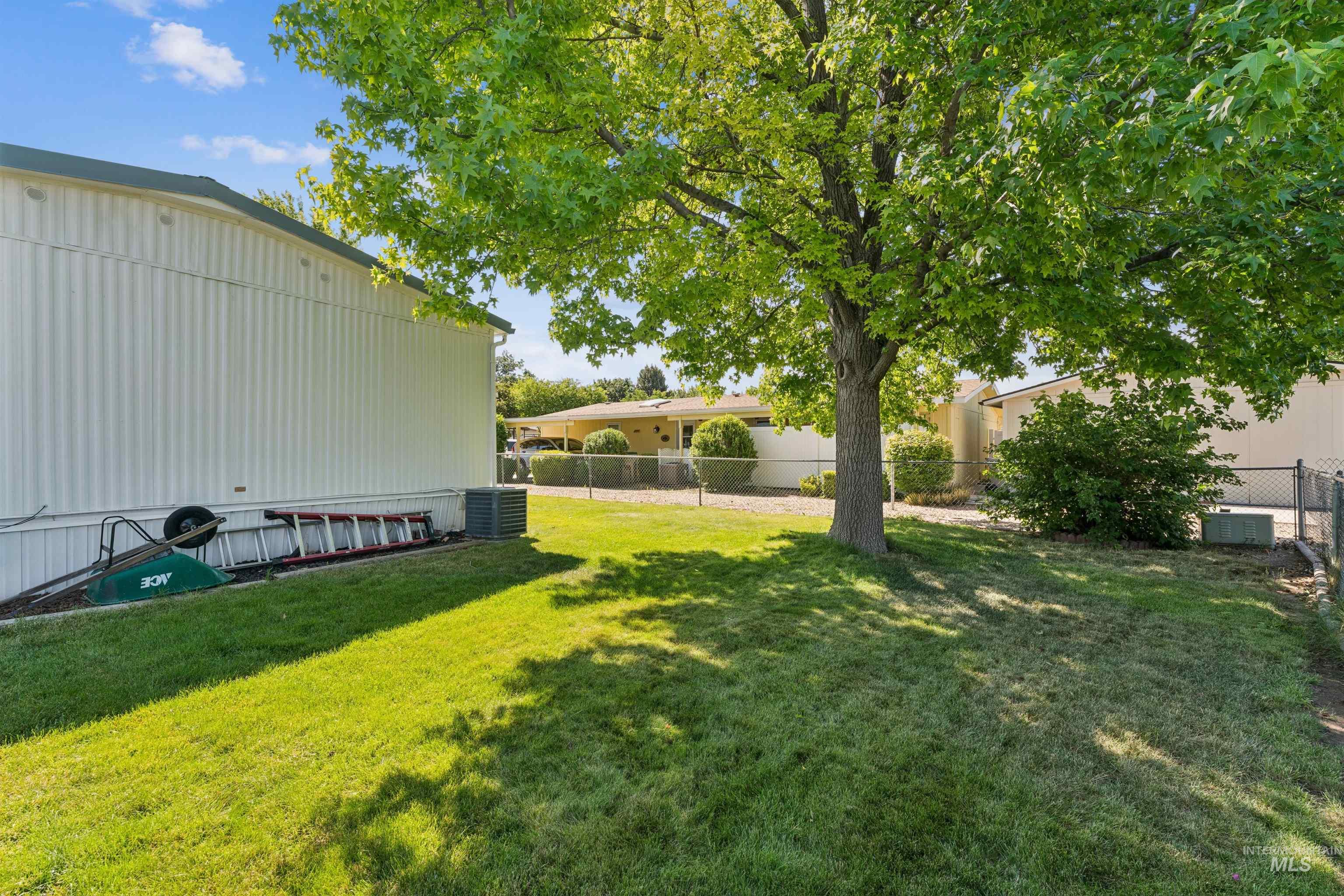 140 N Rainbow Dr, Boise, Idaho 83713, 2 Bedrooms, 2 Bathrooms, Residential For Sale, Price $117,000, 98991299