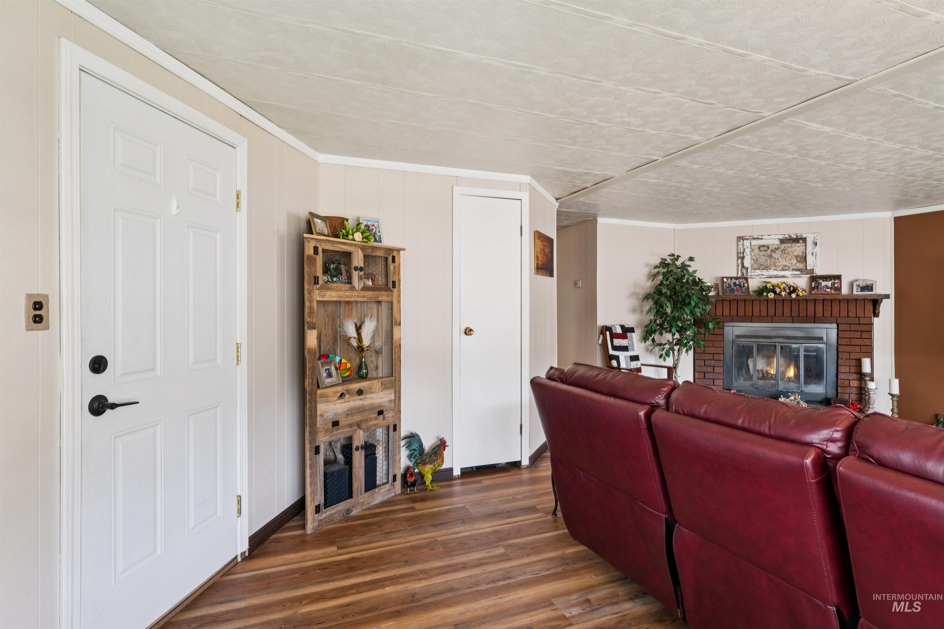 140 N Rainbow Dr, Boise, Idaho 83713, 2 Bedrooms, 2 Bathrooms, Residential For Sale, Price $117,000, 98991299