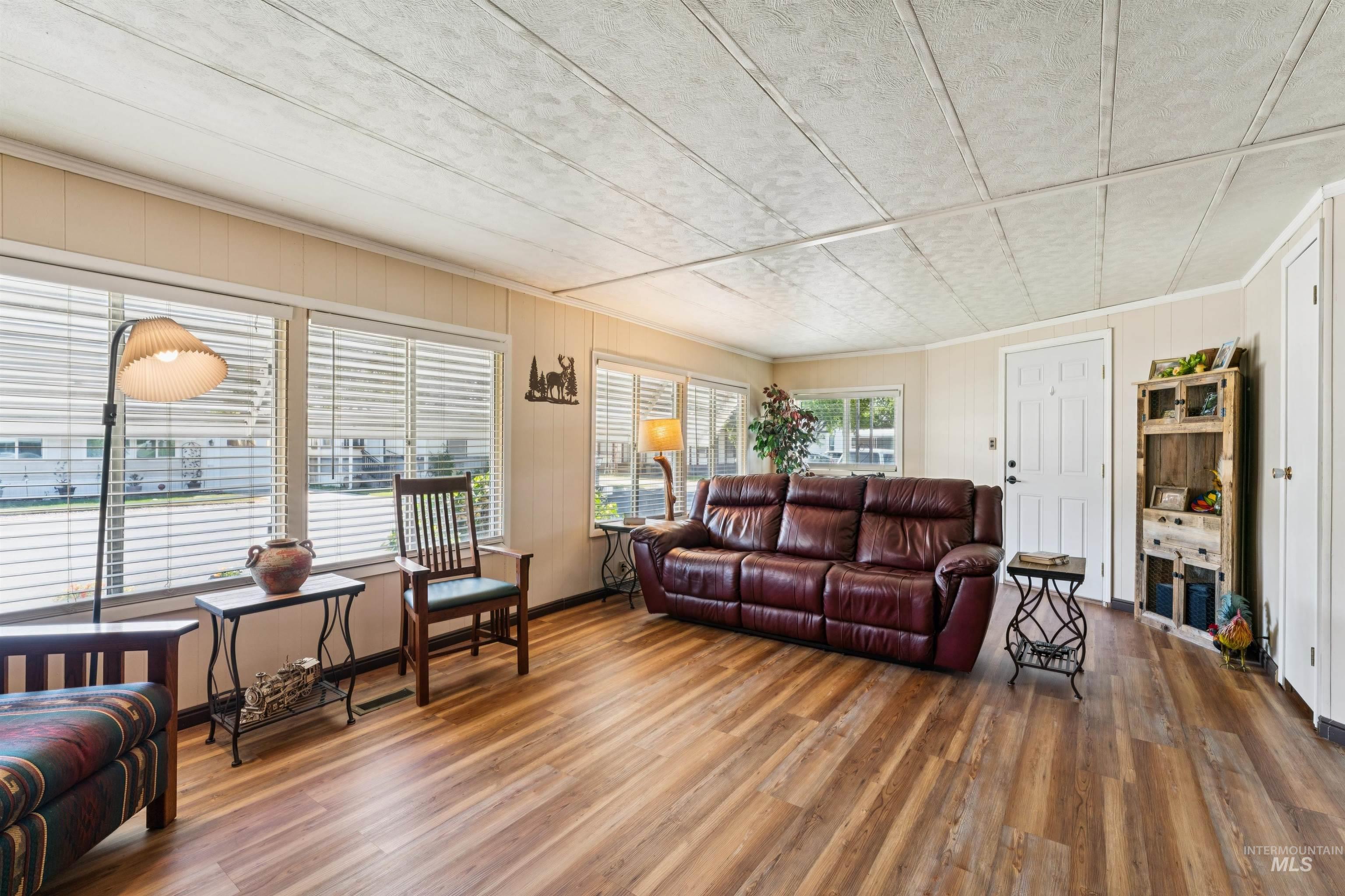 140 N Rainbow Dr, Boise, Idaho 83713, 2 Bedrooms, 2 Bathrooms, Residential For Sale, Price $117,000, 98991299