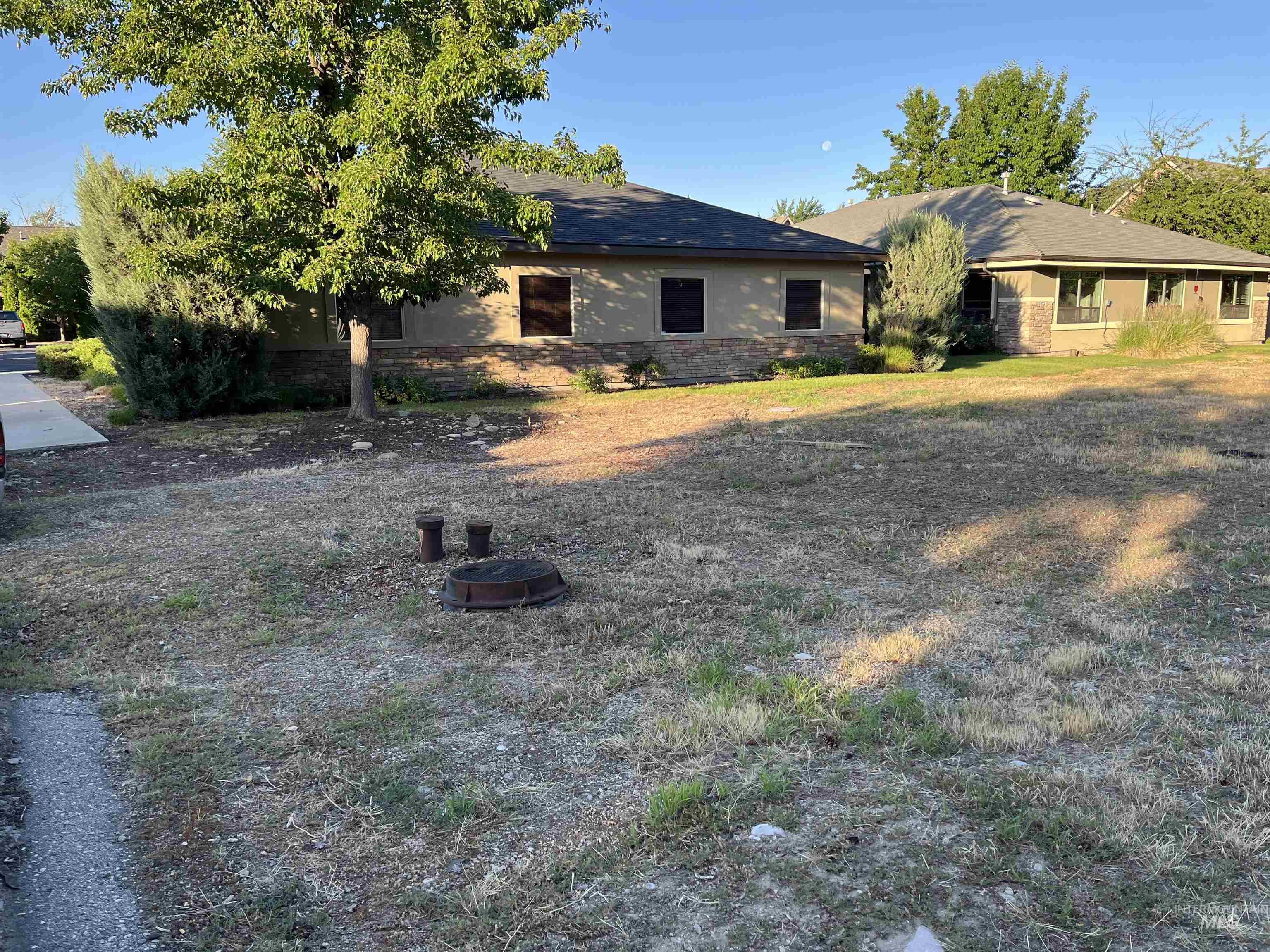 6665 N Glenwood, Boise, Idaho 83714, Business/Commercial For Sale, Price $275,000,MLS 98991302