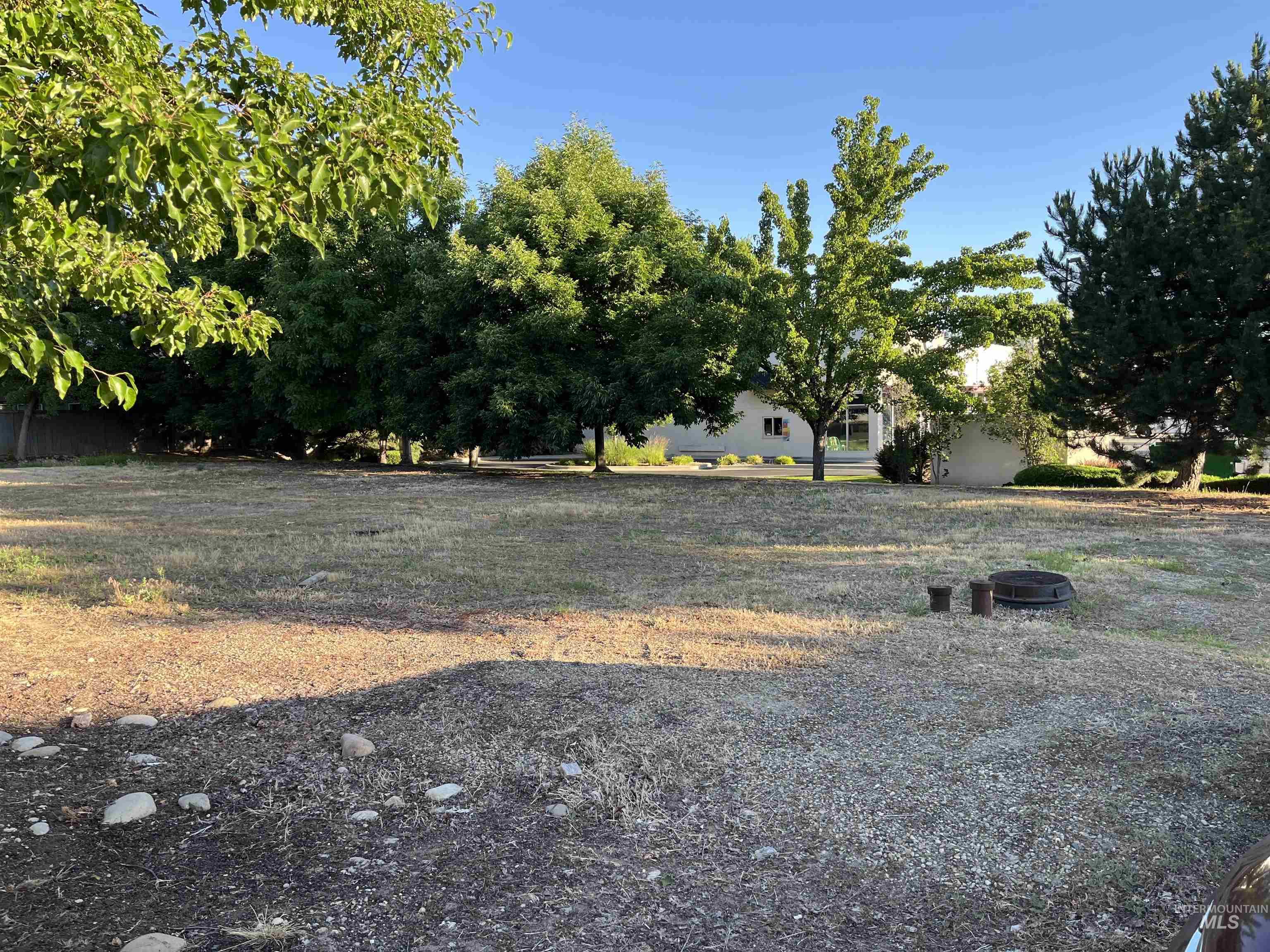 6665 N Glenwood, Boise, Idaho 83714, Business/Commercial For Sale, Price $275,000,MLS 98991302