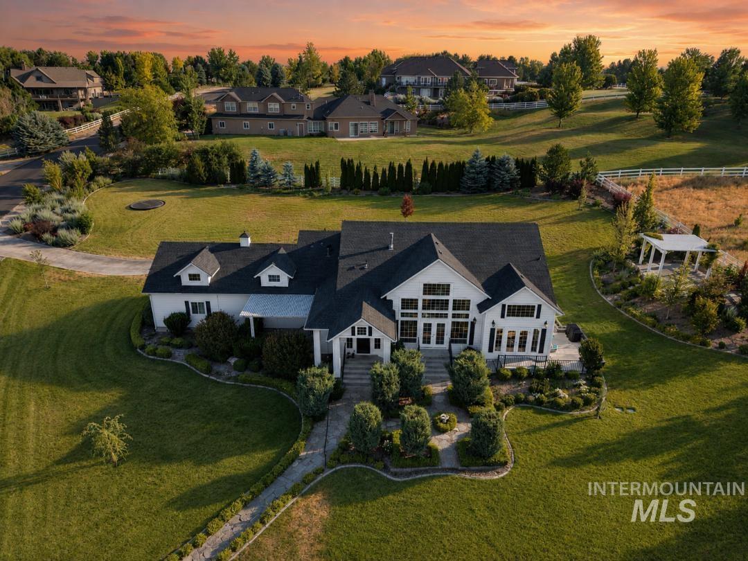 4782 N Echo Summit Way, Star, Idaho 83699, 4 Bedrooms, 3.5 Bathrooms, Residential For Sale, Price $1,125,500,MLS 98991304
