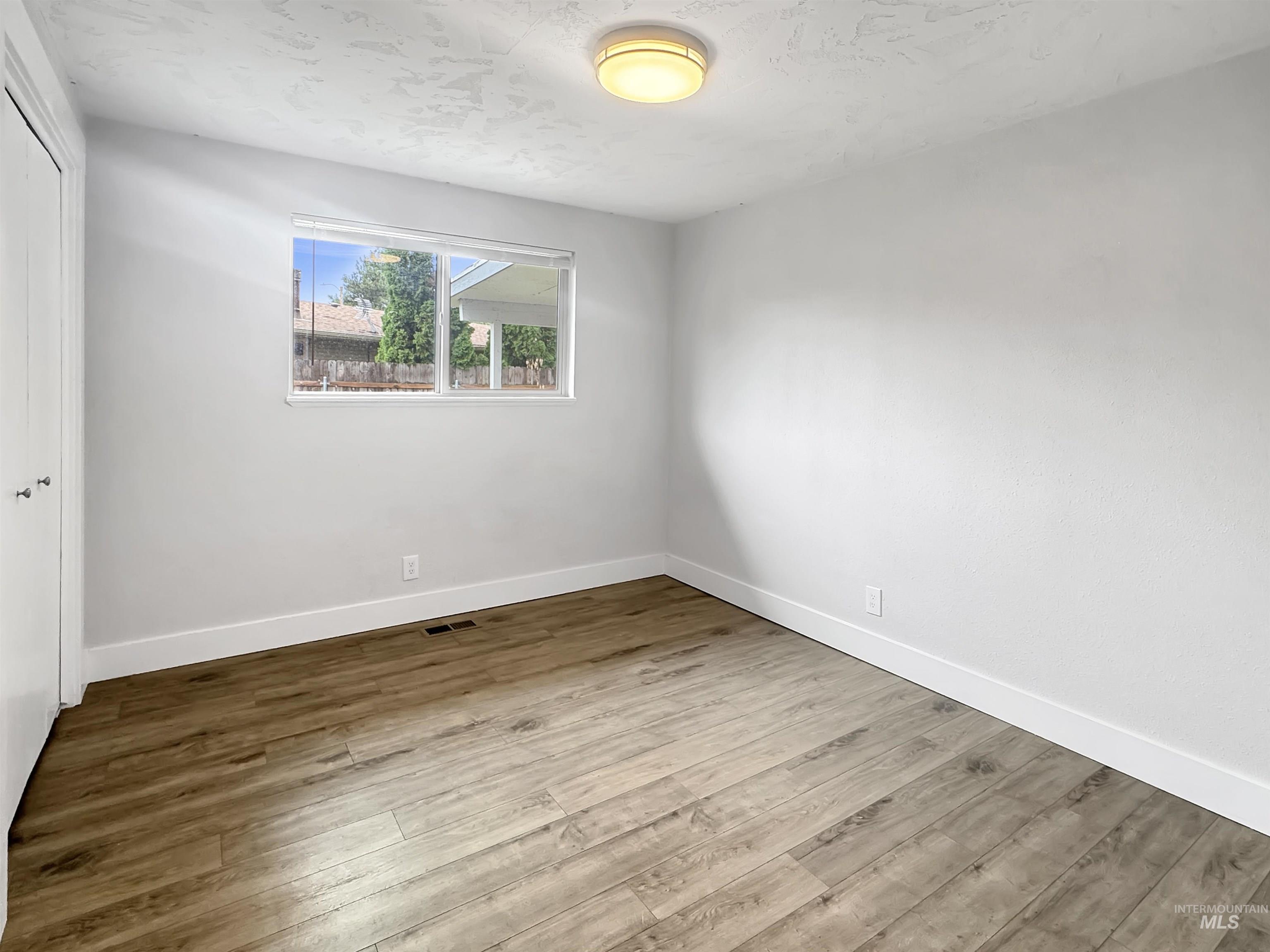 8785 W Pembrook Dr, Boise, Idaho 83704, 4 Bedrooms, 2 Bathrooms, Residential For Sale, Price $535,000,MLS 98991305