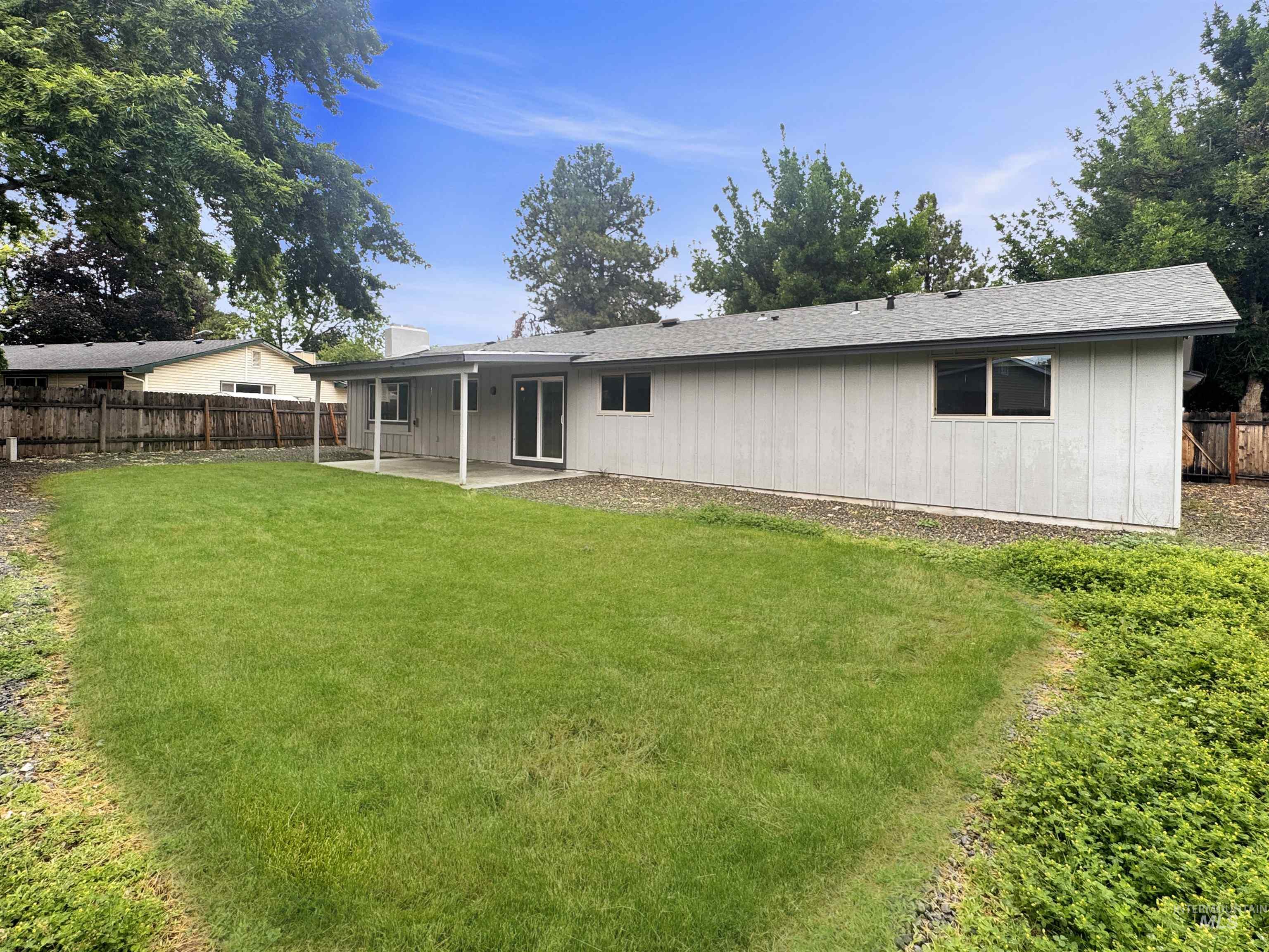 8785 W Pembrook Dr, Boise, Idaho 83704, 4 Bedrooms, 2 Bathrooms, Residential For Sale, Price $535,000,MLS 98991305