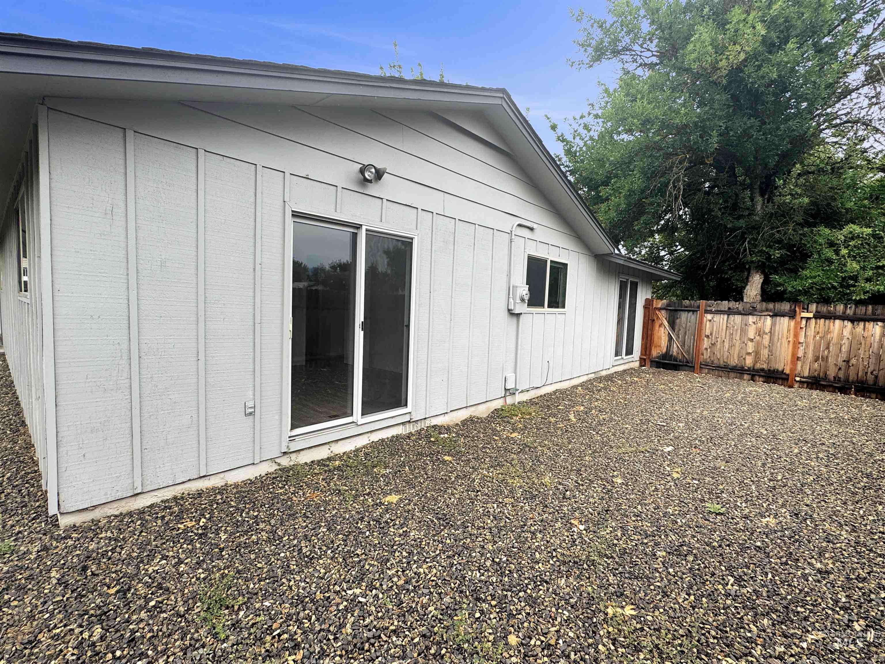 8785 W Pembrook Dr, Boise, Idaho 83704, 4 Bedrooms, 2 Bathrooms, Residential For Sale, Price $535,000,MLS 98991305