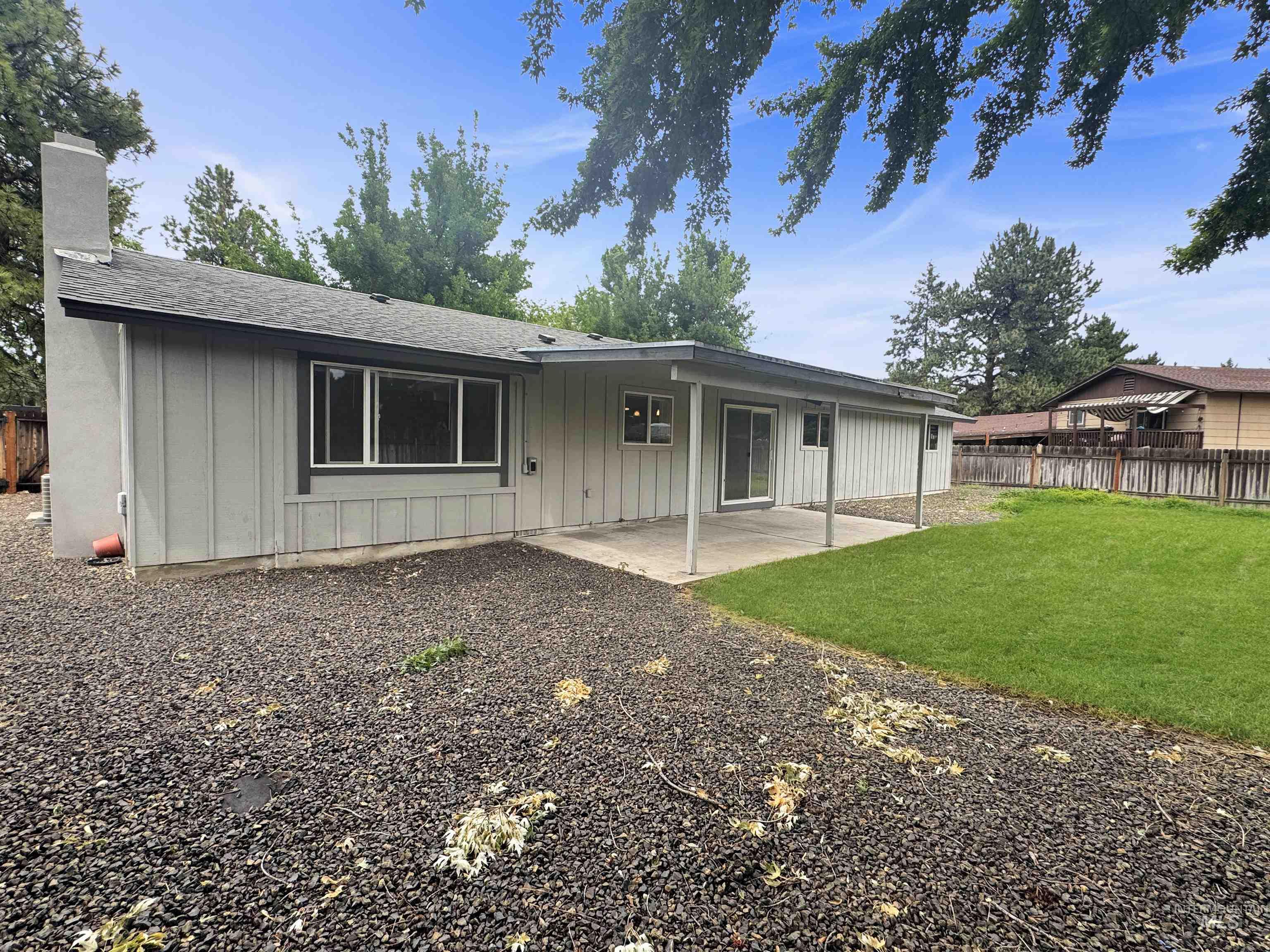 8785 W Pembrook Dr, Boise, Idaho 83704, 4 Bedrooms, 2 Bathrooms, Residential For Sale, Price $535,000,MLS 98991305