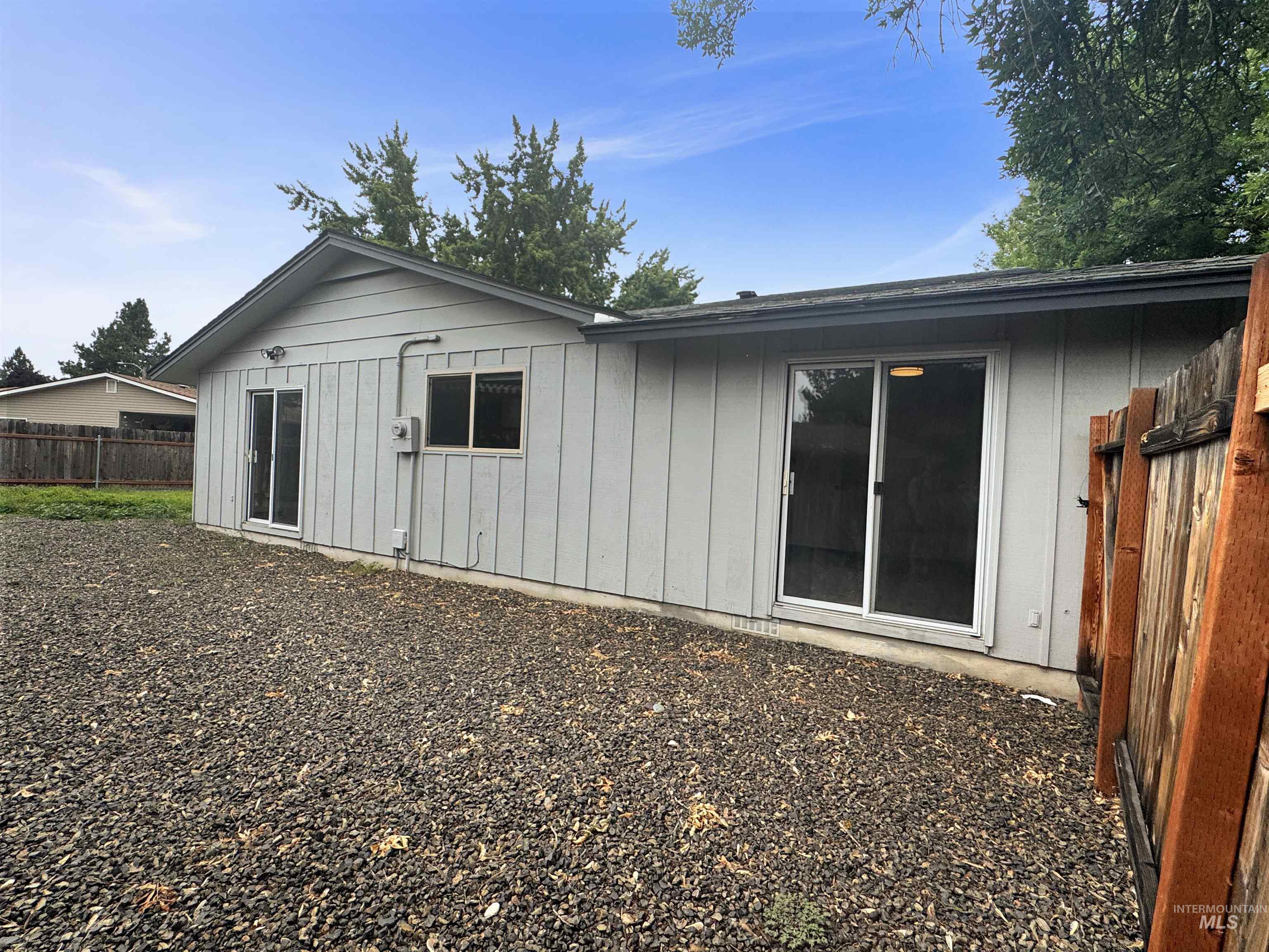 8785 W Pembrook Dr, Boise, Idaho 83704, 4 Bedrooms, 2 Bathrooms, Residential For Sale, Price $535,000,MLS 98991305