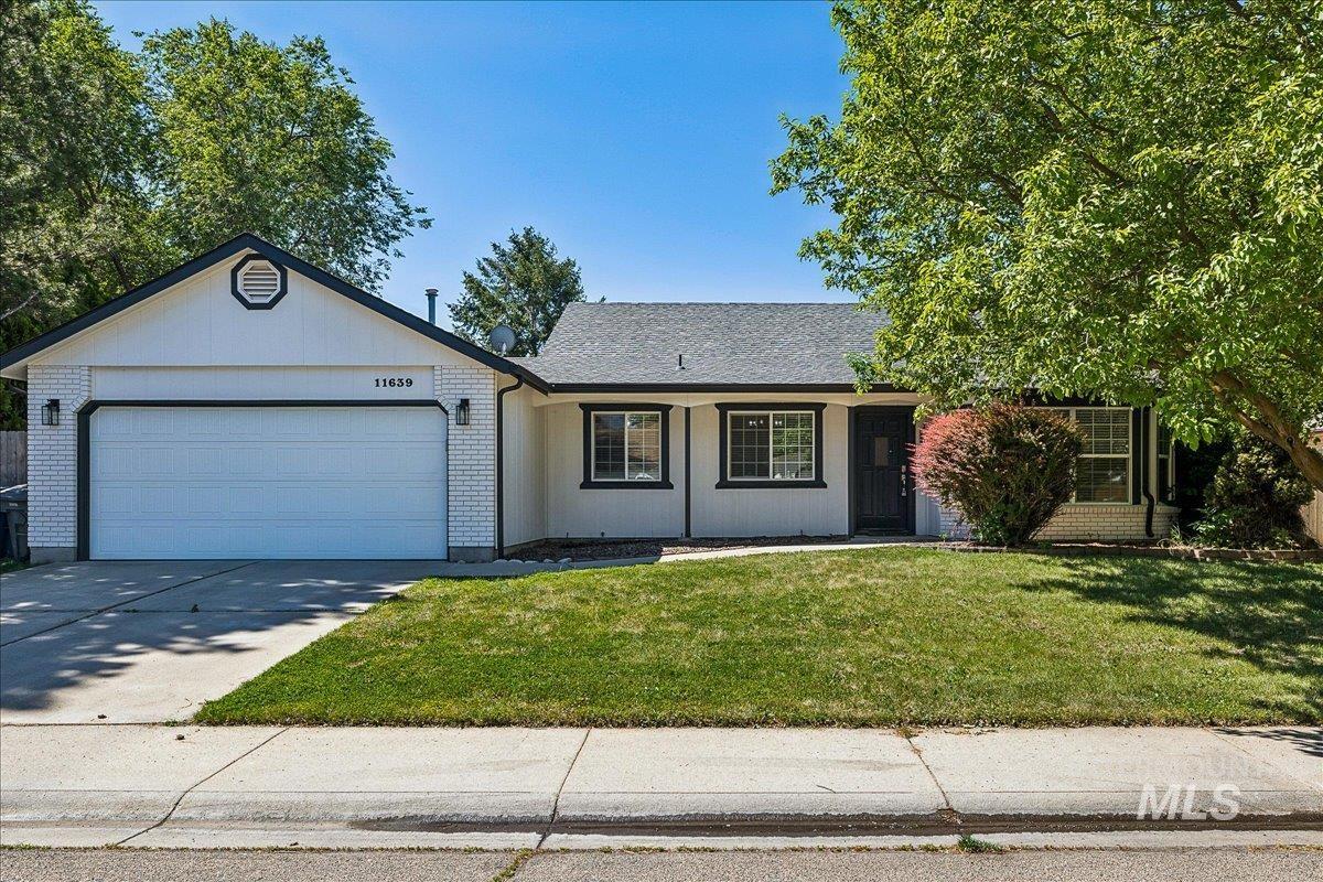 11639 W Ginger Creek Drive, Boise, Idaho 83713, 3 Bedrooms, 2 Bathrooms, Residential For Sale, Price $410,000,MLS 98991306