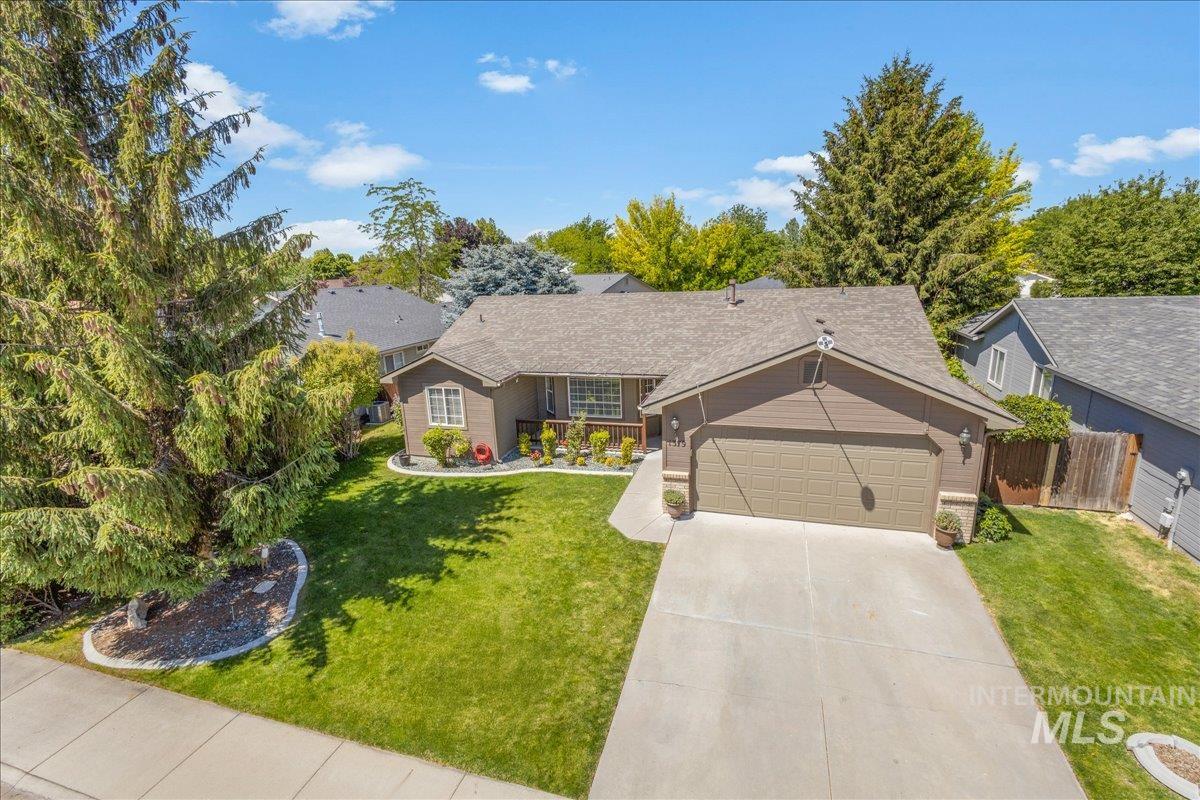 1379 N Caterpillar Ave, Kuna, Idaho 83634, 3 Bedrooms, 2 Bathrooms, Residential For Sale, Price $385,000,MLS 98991309