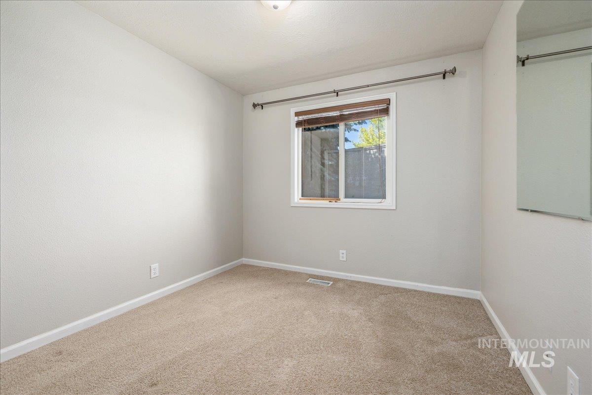 1379 N Caterpillar Ave, Kuna, Idaho 83634, 3 Bedrooms, 2 Bathrooms, Residential For Sale, Price $385,000,MLS 98991309