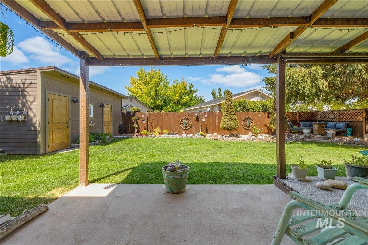 1379 N Caterpillar Ave, Kuna, Idaho 83634, 3 Bedrooms, 2 Bathrooms, Residential For Sale, Price $385,000,MLS 98991309