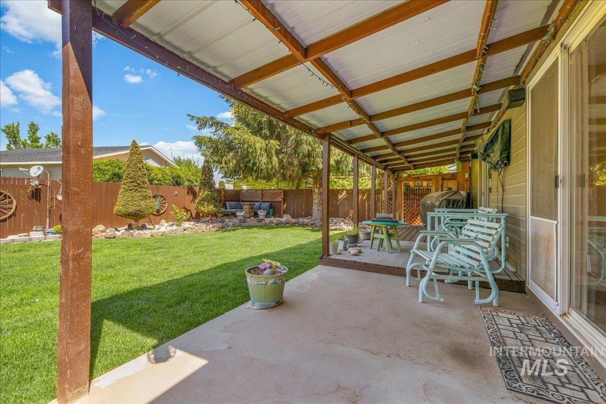 1379 N Caterpillar Ave, Kuna, Idaho 83634, 3 Bedrooms, 2 Bathrooms, Residential For Sale, Price $385,000,MLS 98991309
