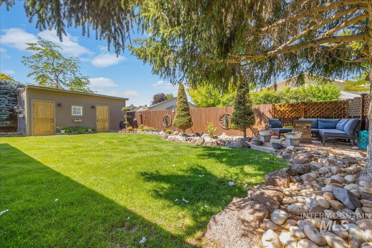 1379 N Caterpillar Ave, Kuna, Idaho 83634, 3 Bedrooms, 2 Bathrooms, Residential For Sale, Price $385,000,MLS 98991309