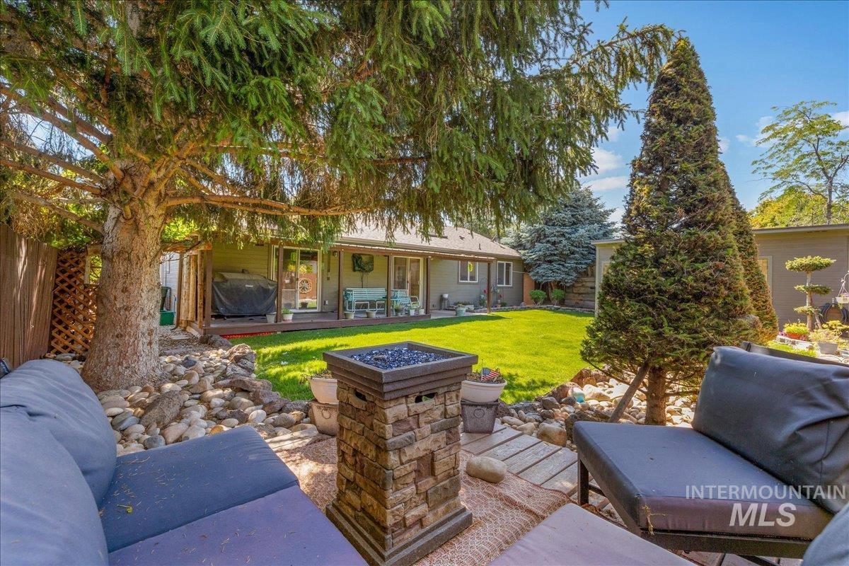 1379 N Caterpillar Ave, Kuna, Idaho 83634, 3 Bedrooms, 2 Bathrooms, Residential For Sale, Price $385,000,MLS 98991309