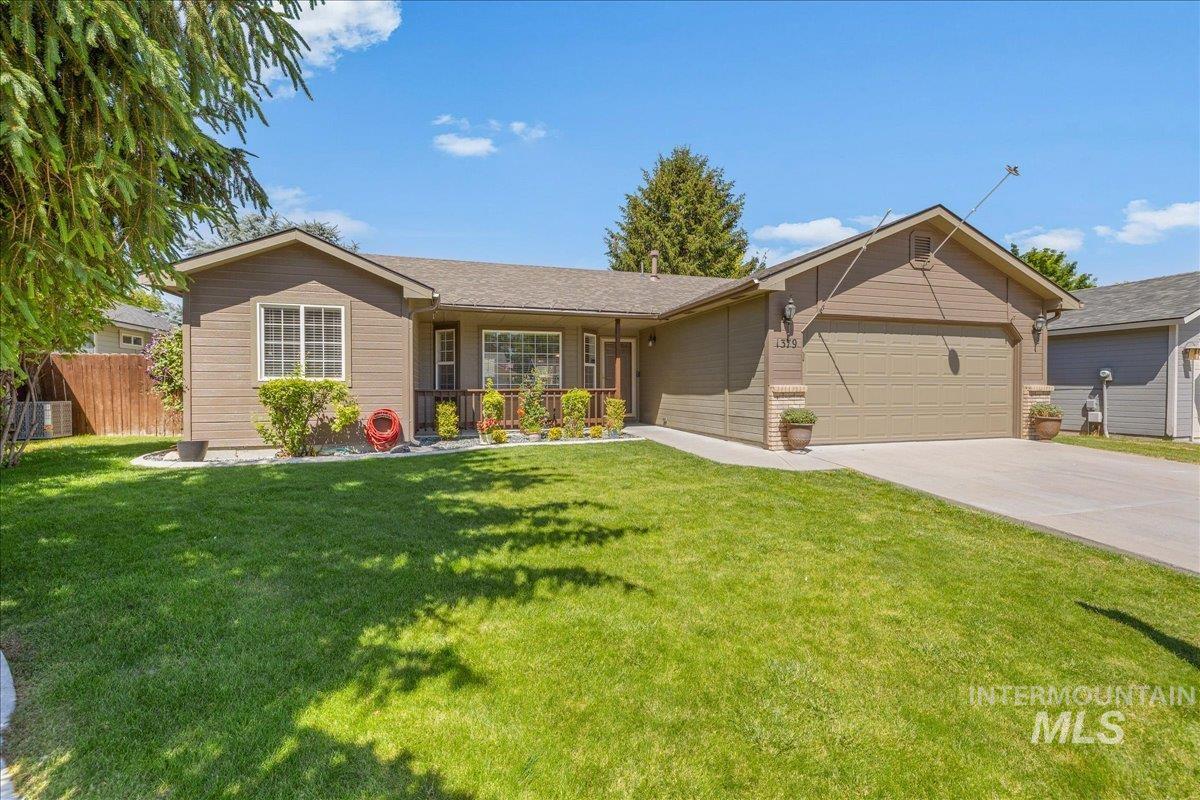 1379 N Caterpillar Ave, Kuna, Idaho 83634, 3 Bedrooms, 2 Bathrooms, Residential For Sale, Price $385,000,MLS 98991309