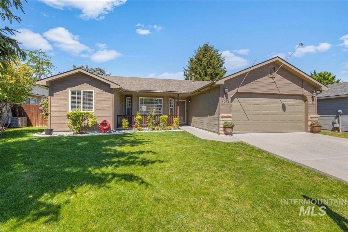 1379 N Caterpillar Ave, Kuna, Idaho 83634, 3 Bedrooms, 2 Bathrooms, Residential For Sale, Price $385,000,MLS 98991309