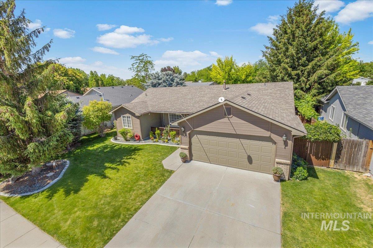 1379 N Caterpillar Ave, Kuna, Idaho 83634, 3 Bedrooms, 2 Bathrooms, Residential For Sale, Price $385,000,MLS 98991309