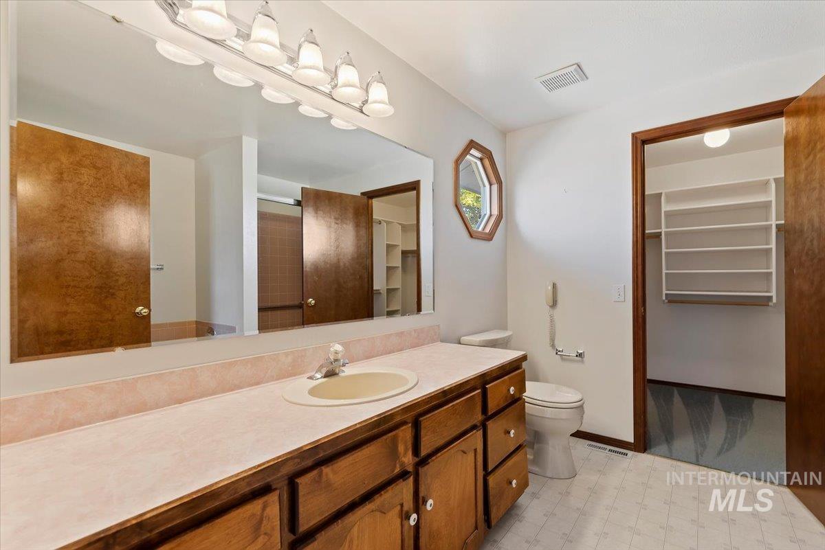 5651 N Crimson Way, Boise, Idaho 83703, 4 Bedrooms, 2 Bathrooms, Residential For Sale, Price $630,000,MLS 98991311