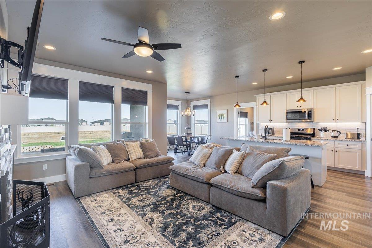 4535 Purple Sage Cir, Mountain Home, Idaho 83647, 3 Bedrooms, 2 Bathrooms, Residential For Sale, Price $599,900, 98991312