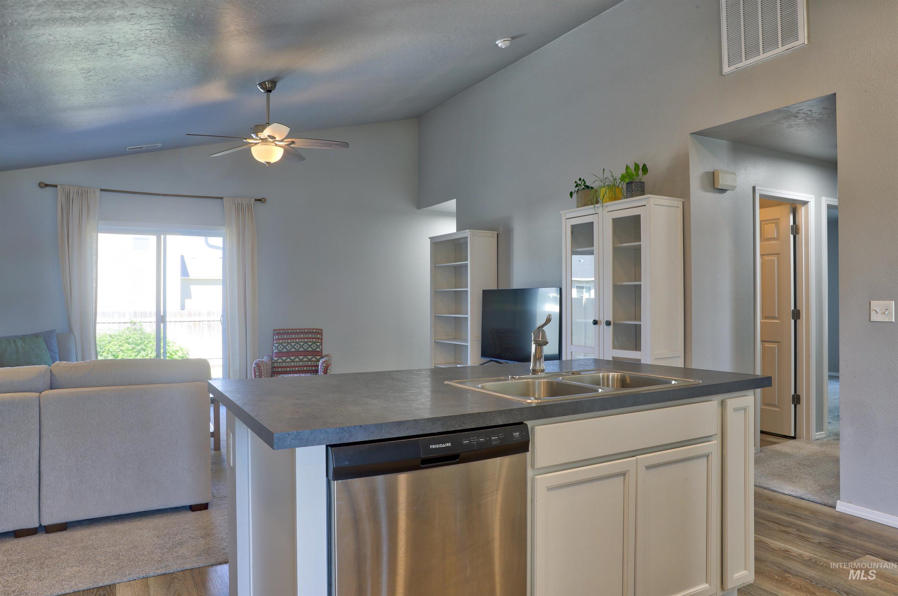19687 Nanticoke Ave, Caldwell, Idaho 83605, 3 Bedrooms, 2 Bathrooms, Residential For Sale, Price $399,000,MLS 98991314