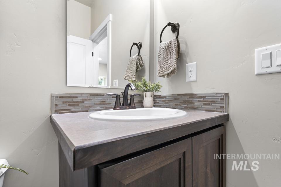 4688 N Park Crossing, Meridian, Idaho 83646, 4 Bedrooms, 2.5 Bathrooms, Residential For Sale, Price $539,950,MLS 98991321