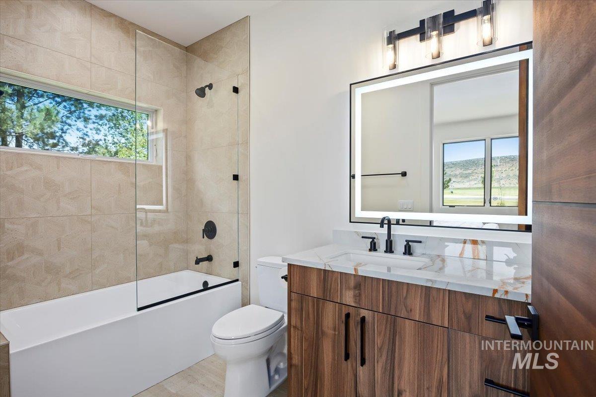 952 E 5204 N, Hagerman, Idaho 83332, 4 Bedrooms, 4.5 Bathrooms, Residential For Sale, Price $2,200,000, 98991323