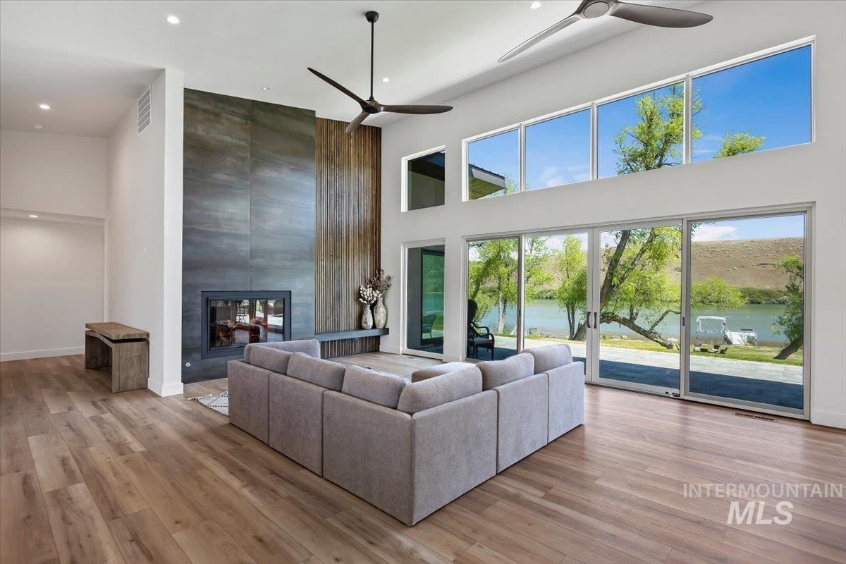 952 E 5204 N, Hagerman, Idaho 83332, 4 Bedrooms, 4.5 Bathrooms, Residential For Sale, Price $2,200,000, 98991323