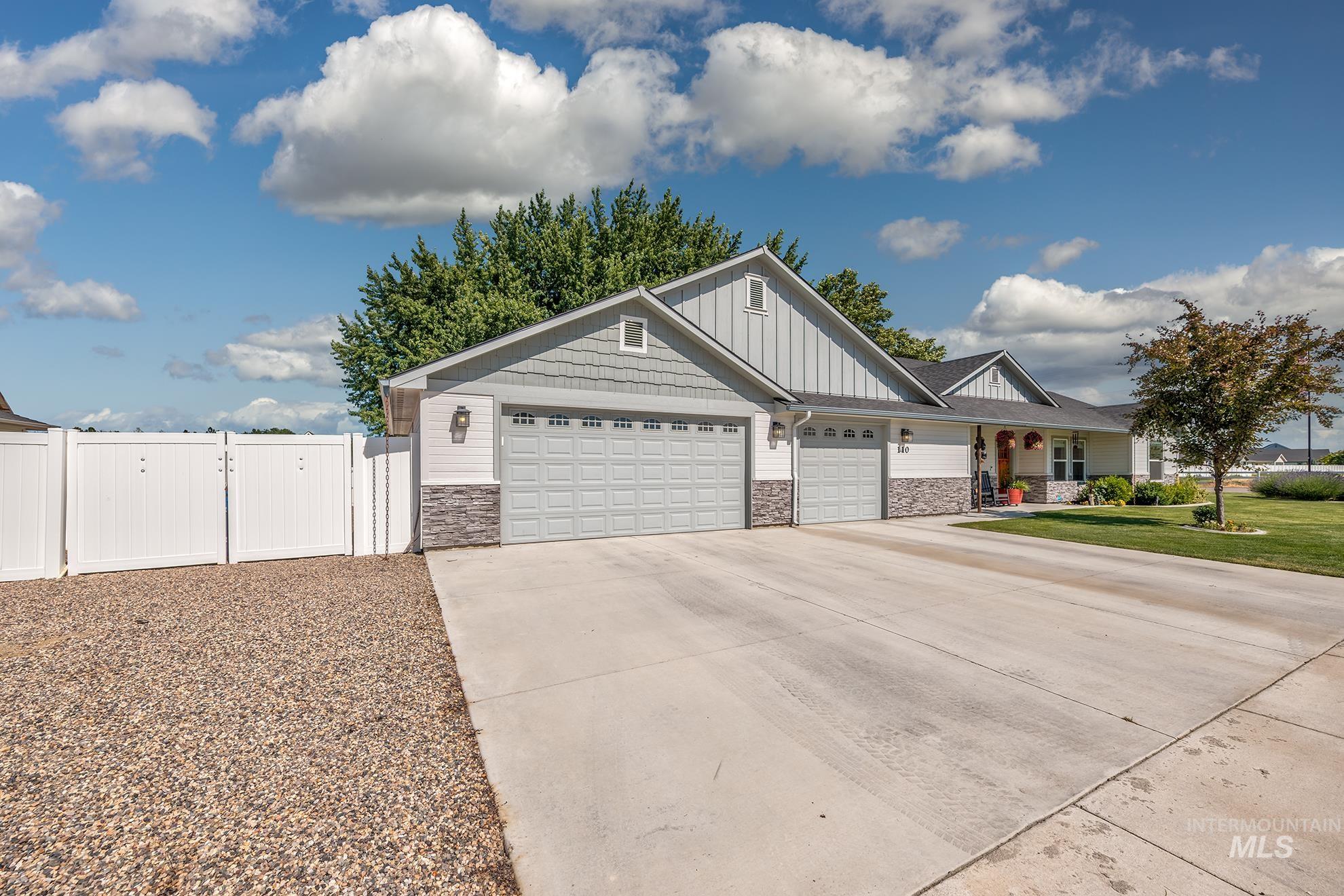 110 Grizzly Drive, Fruitland, Idaho 83619-2616, 4 Bedrooms, 2 Bathrooms, Residential For Sale, Price $449,000,MLS 98991327