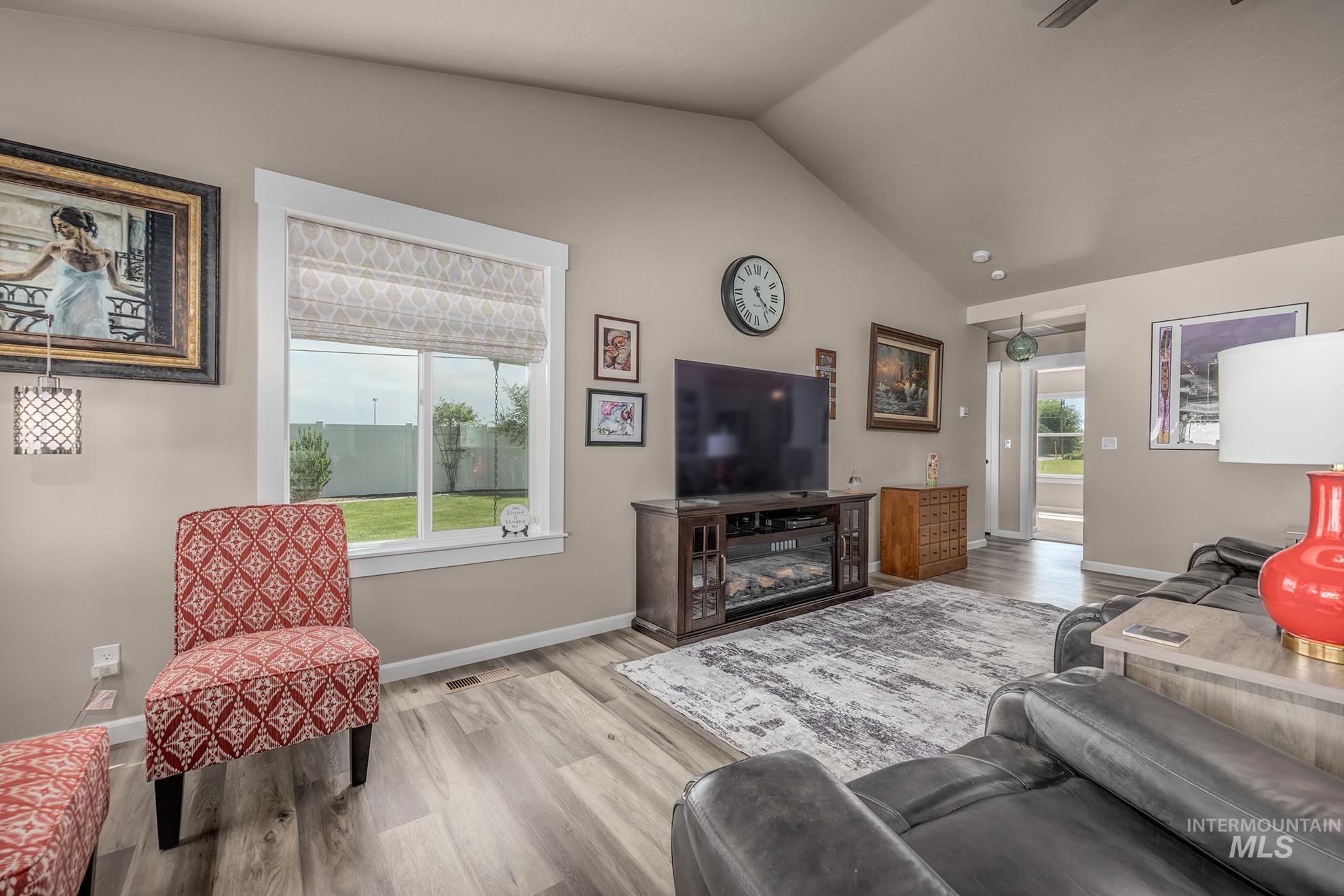 110 Grizzly Drive, Fruitland, Idaho 83619-2616, 4 Bedrooms, 2 Bathrooms, Residential For Sale, Price $449,000,MLS 98991327