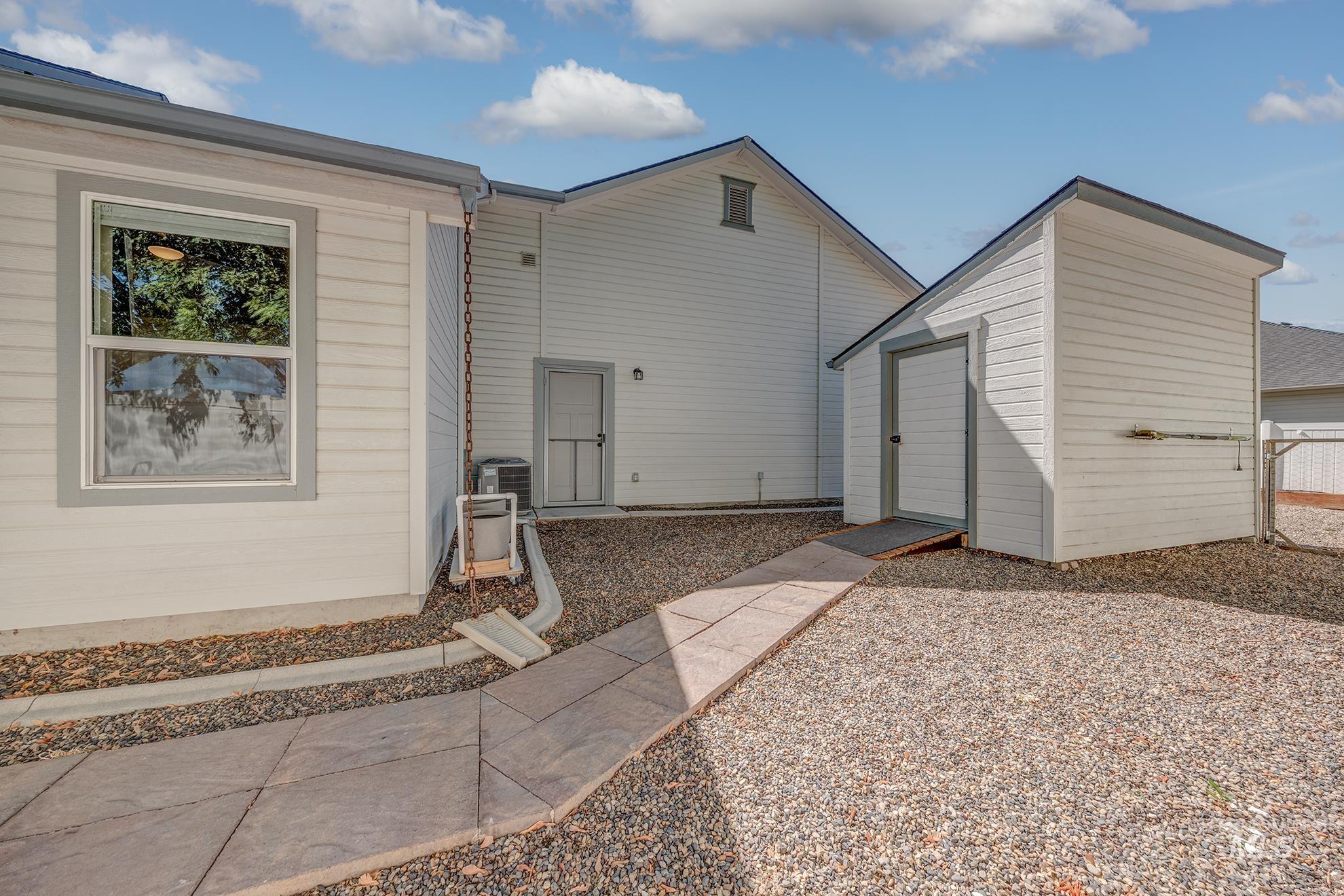 110 Grizzly Drive, Fruitland, Idaho 83619-2616, 4 Bedrooms, 2 Bathrooms, Residential For Sale, Price $449,000,MLS 98991327