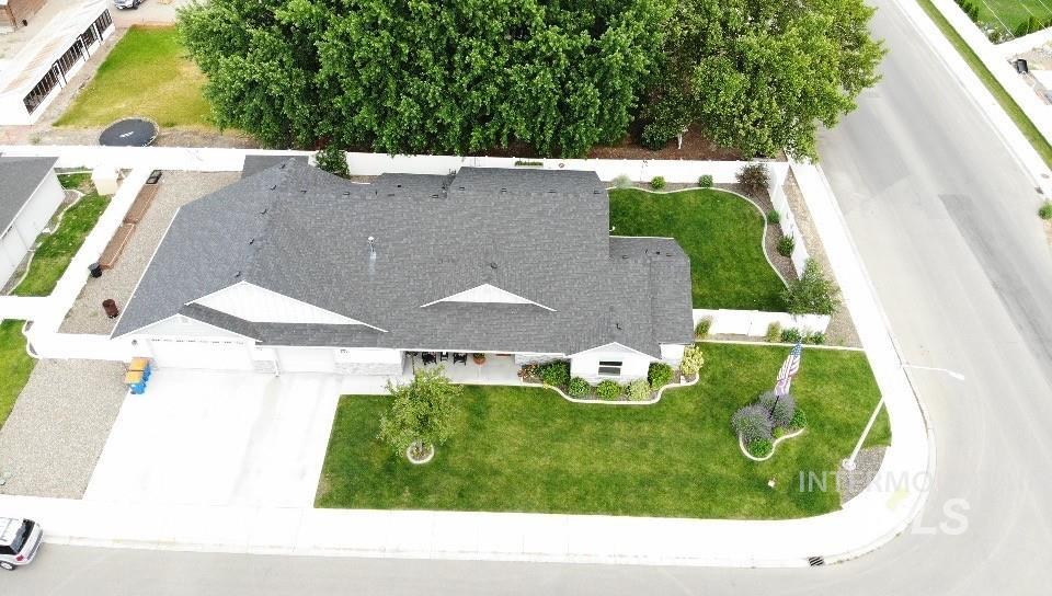 110 Grizzly Drive, Fruitland, Idaho 83619-2616, 4 Bedrooms, 2 Bathrooms, Residential For Sale, Price $449,000,MLS 98991327