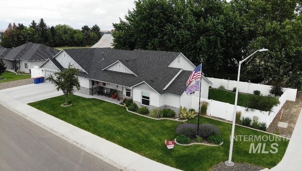 110 Grizzly Drive, Fruitland, Idaho 83619-2616, 4 Bedrooms, 2 Bathrooms, Residential For Sale, Price $449,000,MLS 98991327