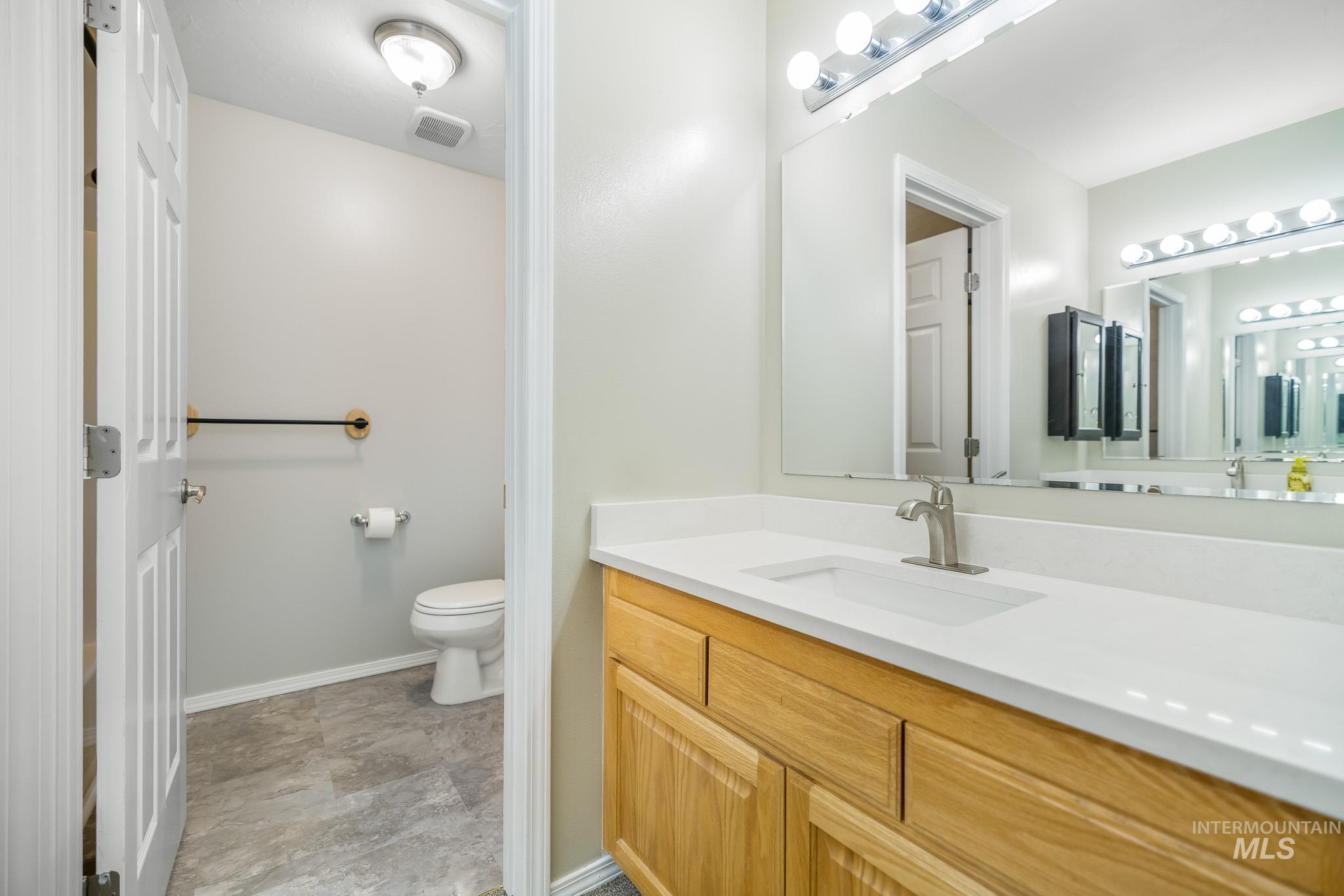 1712 S Marsh Wood Pl, Meridian, Idaho 83642, 3 Bedrooms, 2.5 Bathrooms, Residential For Sale, Price $595,000,MLS 98991328