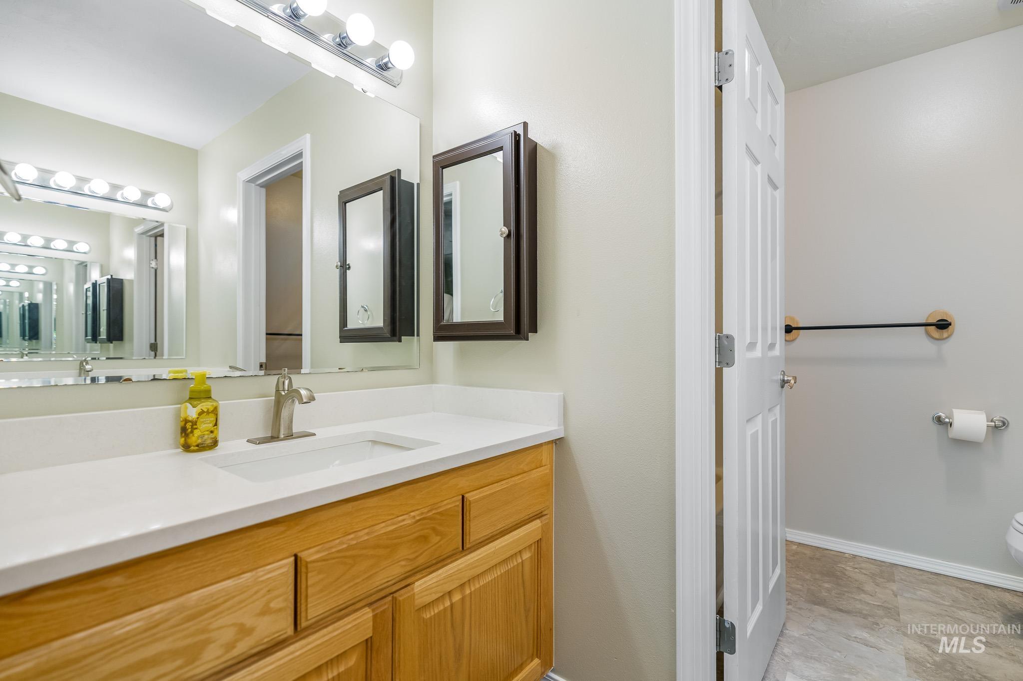 1712 S Marsh Wood Pl, Meridian, Idaho 83642, 3 Bedrooms, 2.5 Bathrooms, Residential For Sale, Price $595,000,MLS 98991328